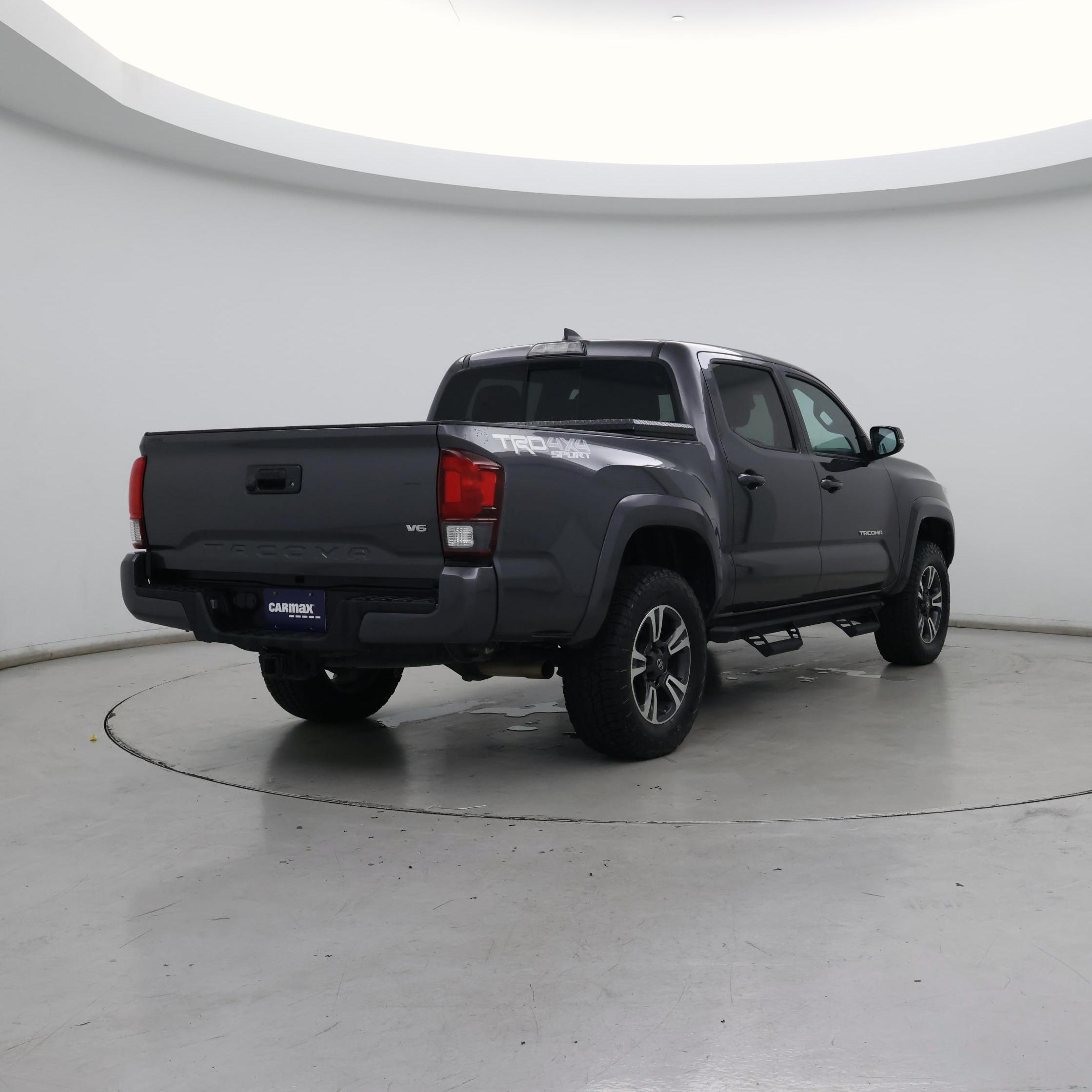 Thumbnail: 2019 Toyota Tacoma - 8