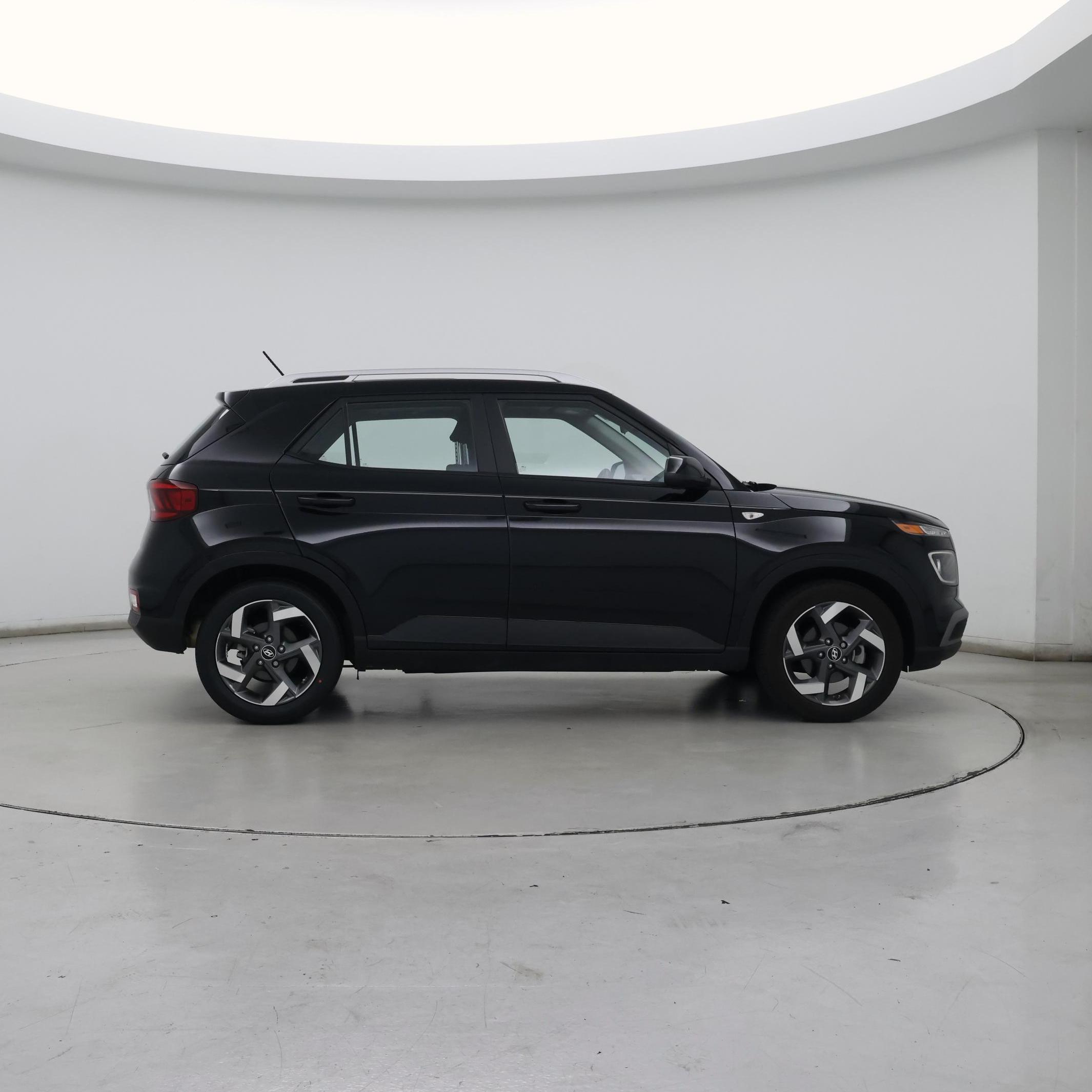 Thumbnail: 2023 Hyundai Venue - 7