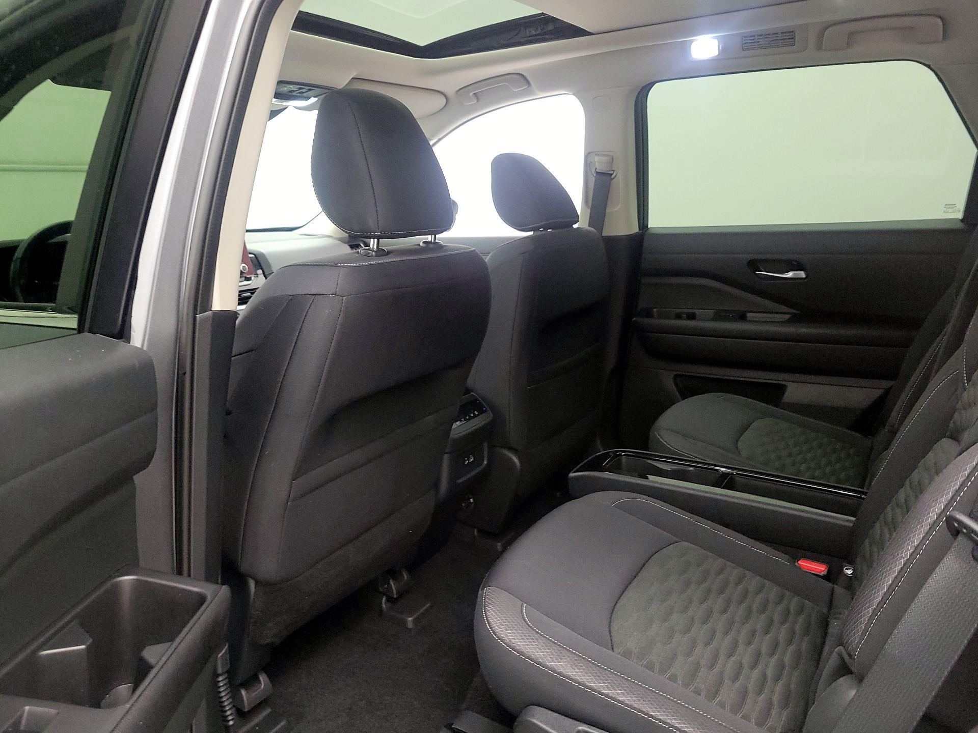 Thumbnail: 2022 Nissan Pathfinder - 20