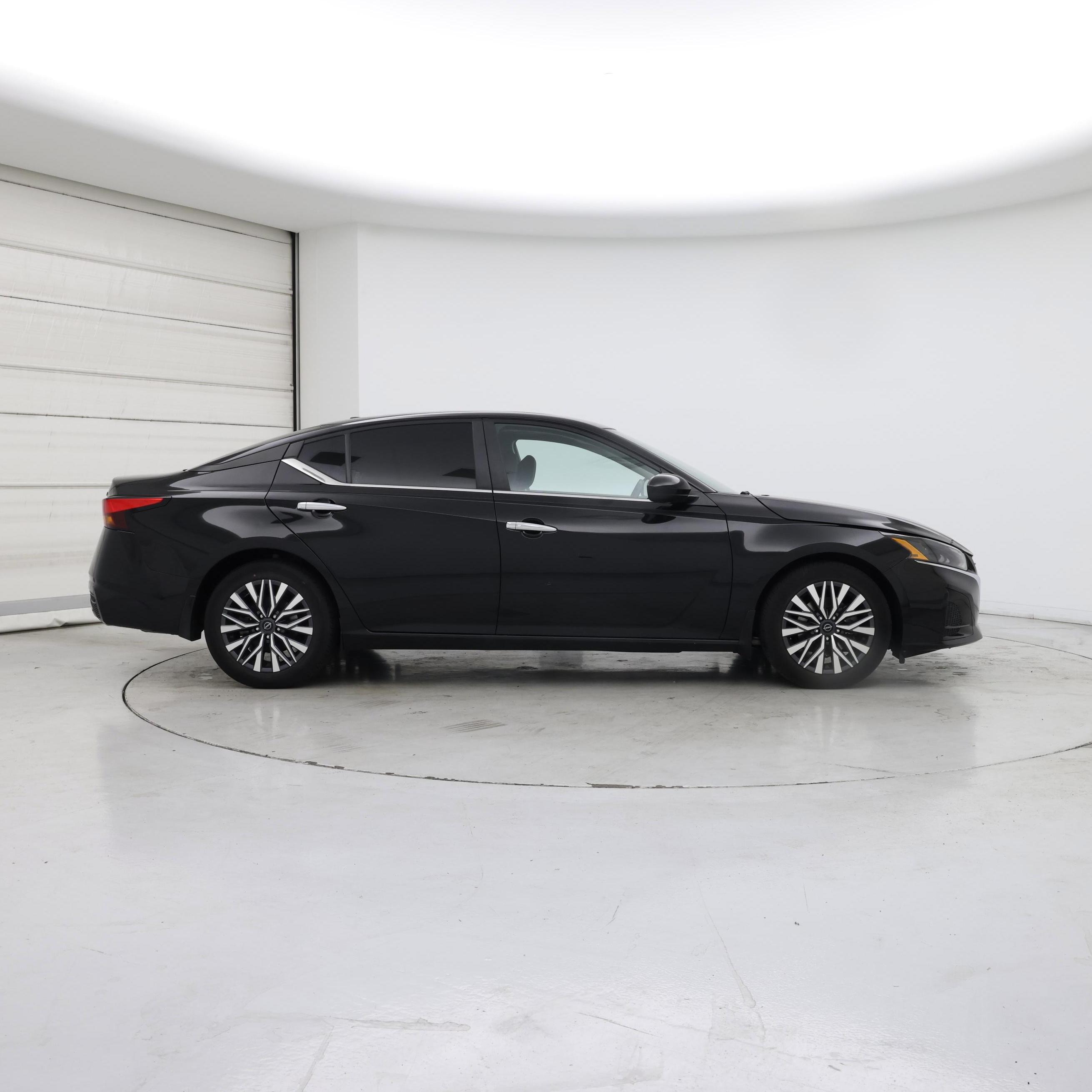 Thumbnail: 2023 Nissan Altima - 7