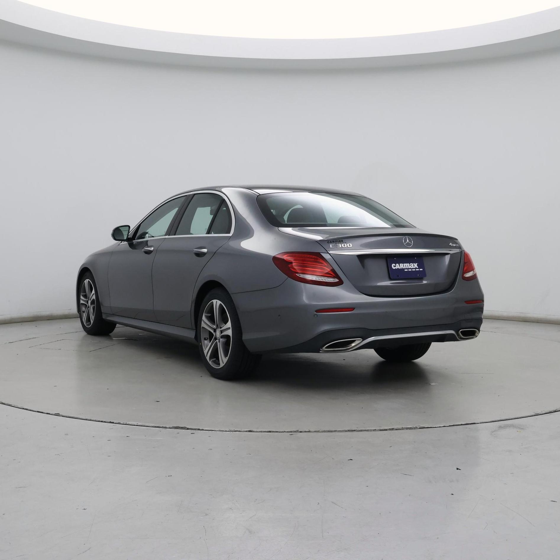 Thumbnail: 2017 Mercedes-Benz E-Class - 2