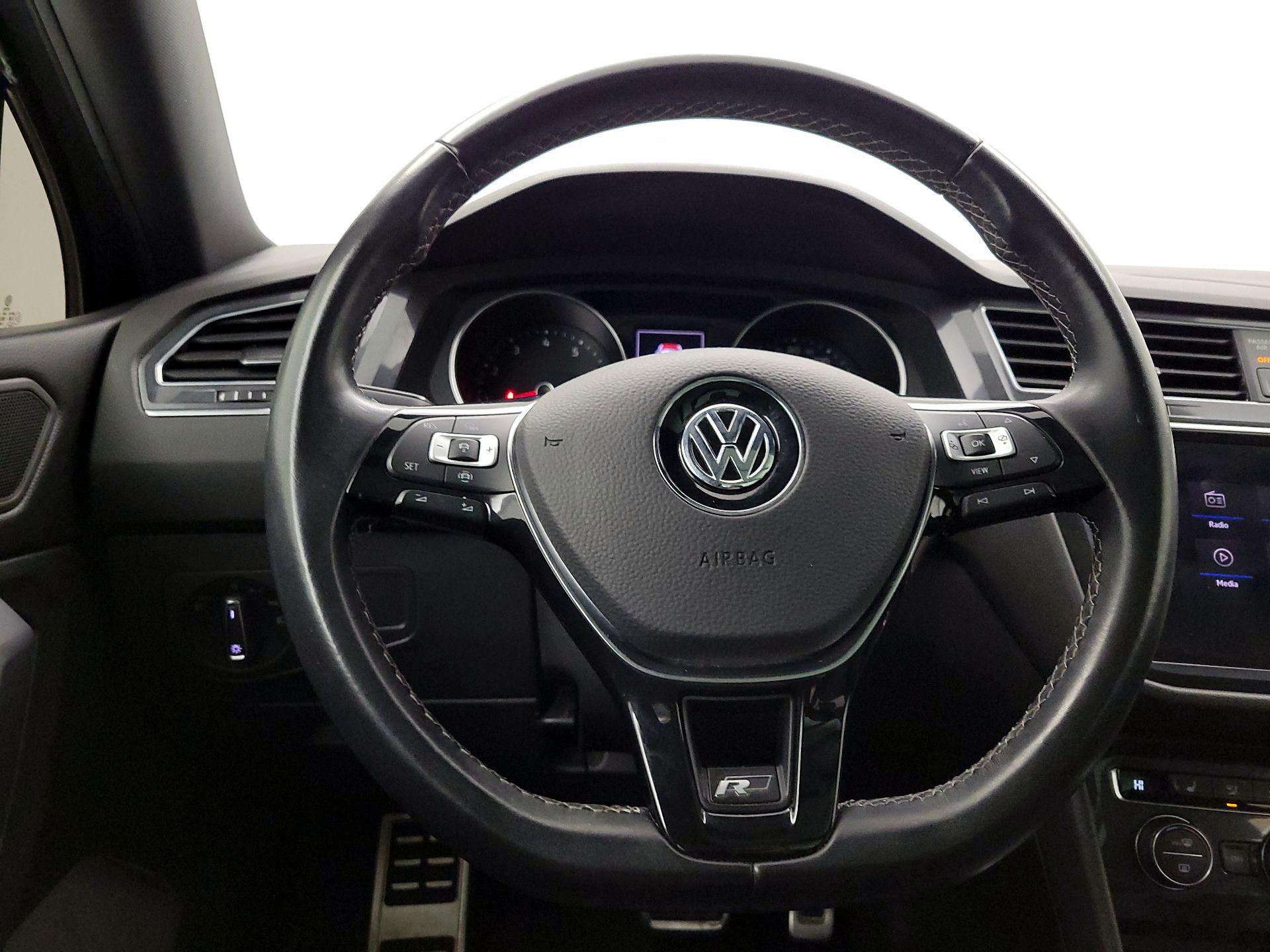 Thumbnail: 2021 Volkswagen Tiguan - 10