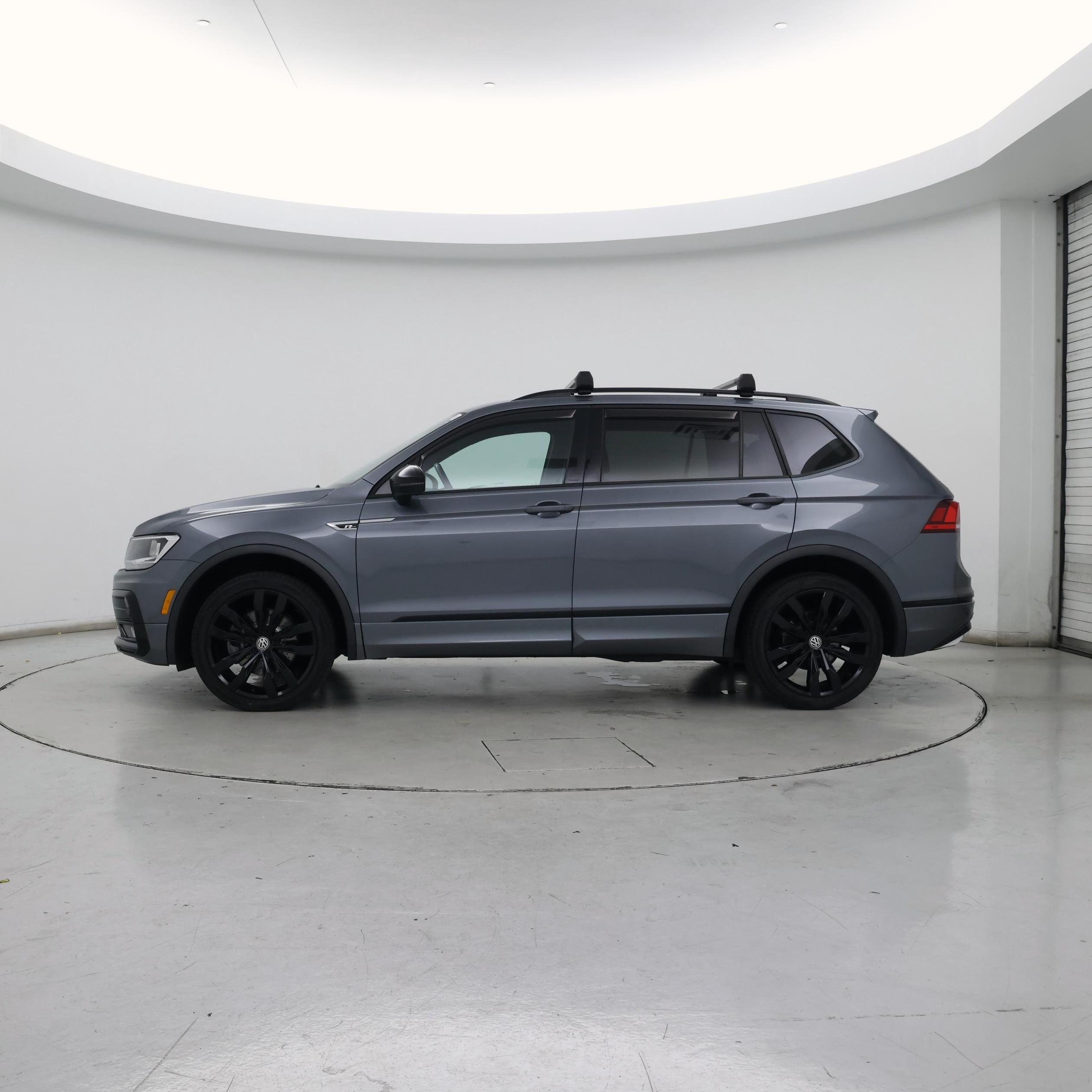 Thumbnail: 2021 Volkswagen Tiguan - 3
