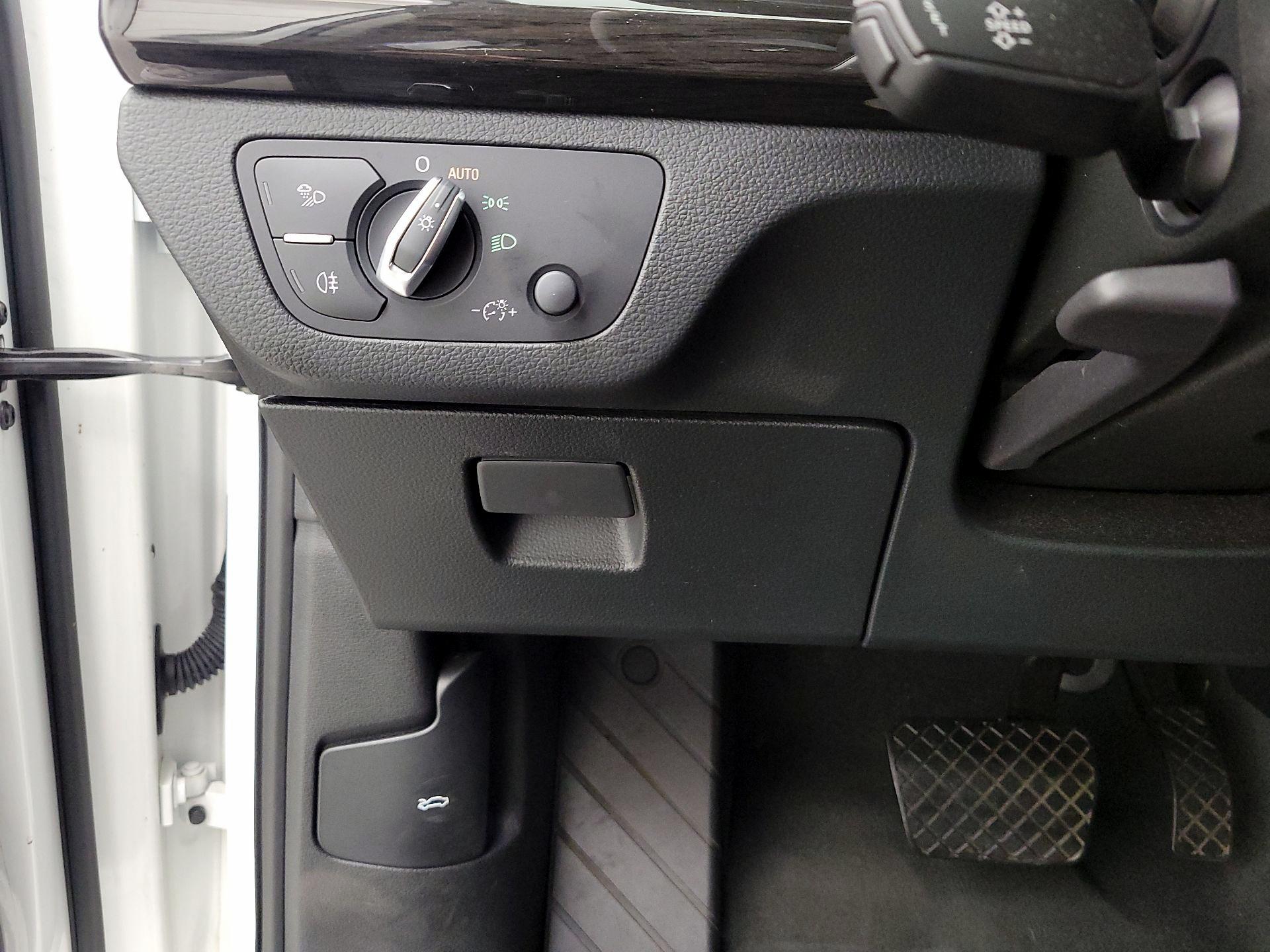 Thumbnail: 2019 Audi Q5 - 13