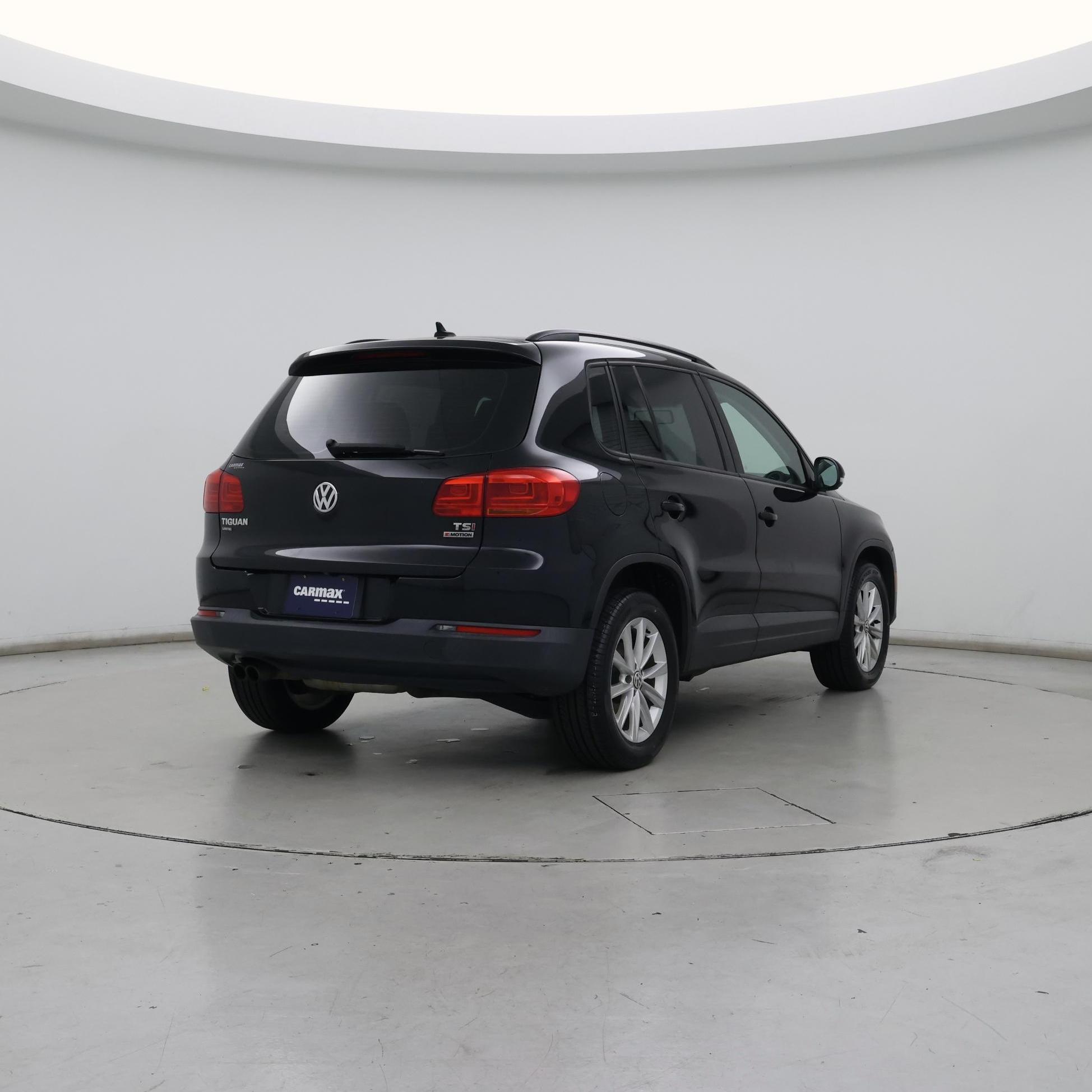 Thumbnail: 2018 Volkswagen Tiguan - 8