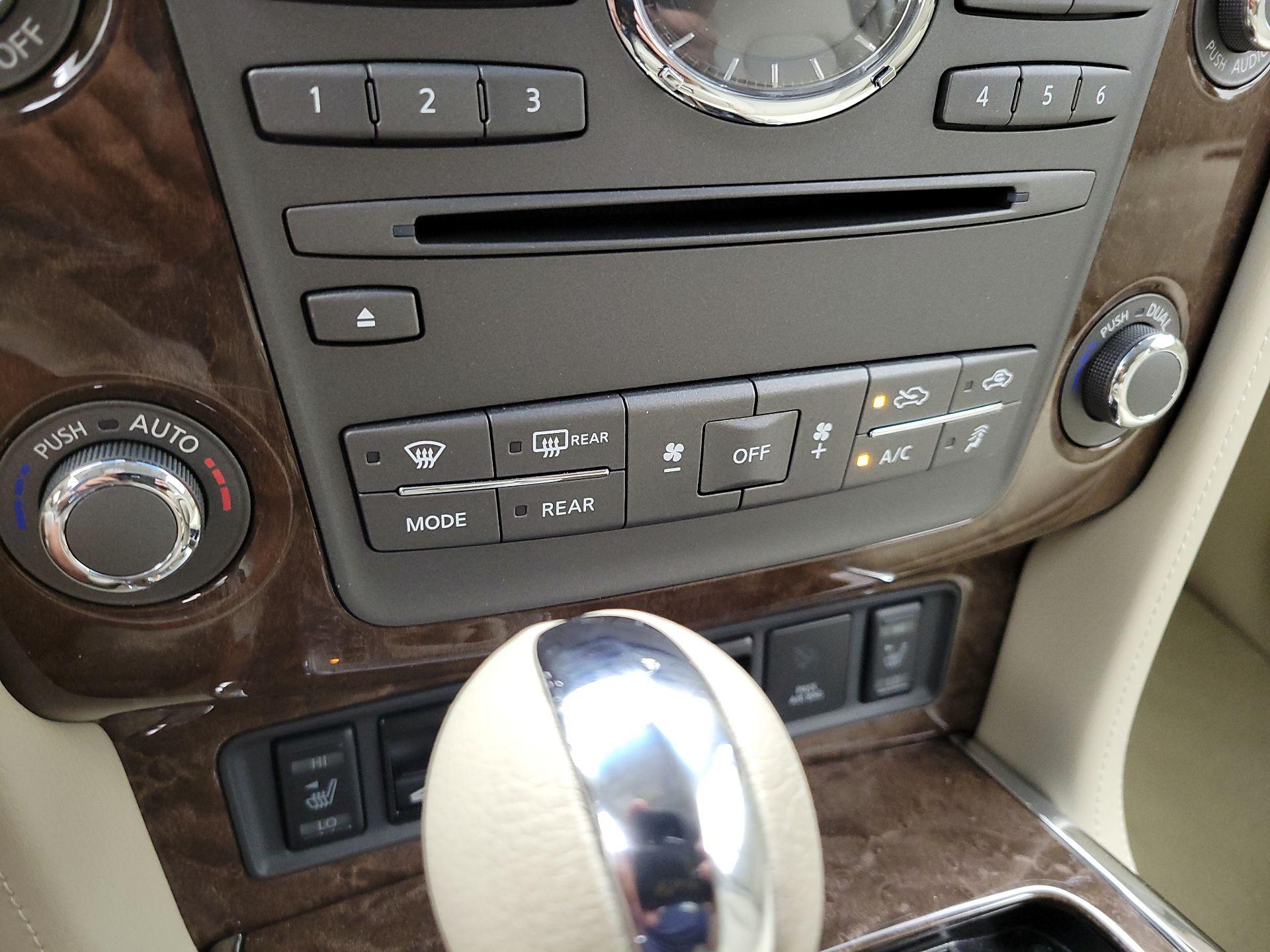 Thumbnail: 2015 INFINITI QX80 - 17