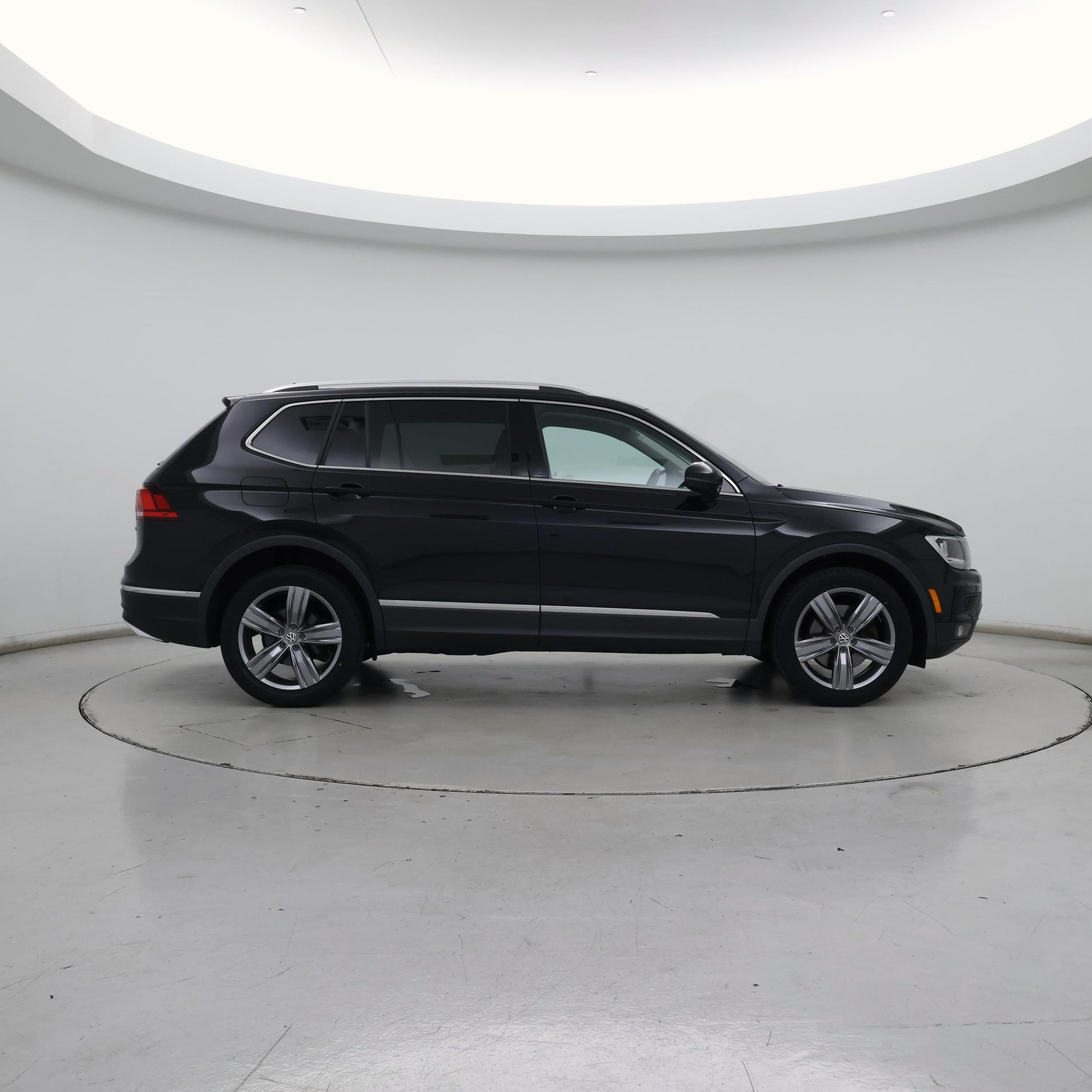 Thumbnail: 2021 Volkswagen Tiguan - 7