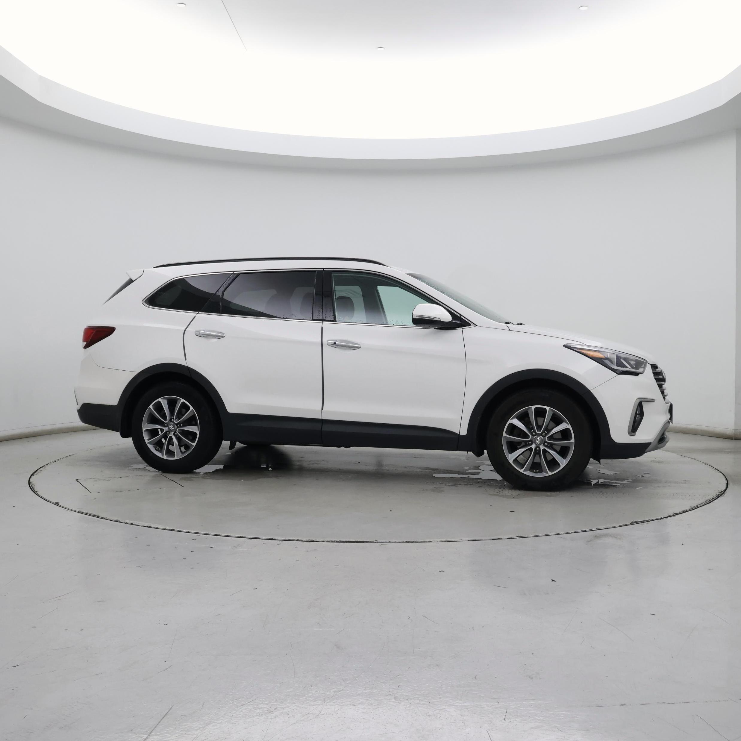 Thumbnail: 2017 Hyundai Santa Fe - 5