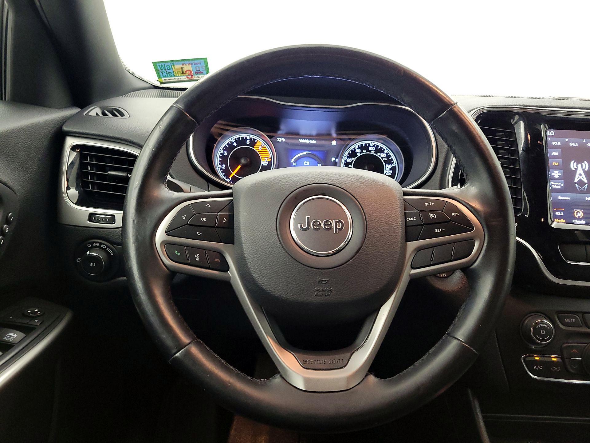 Thumbnail: 2020 Jeep Cherokee - 10