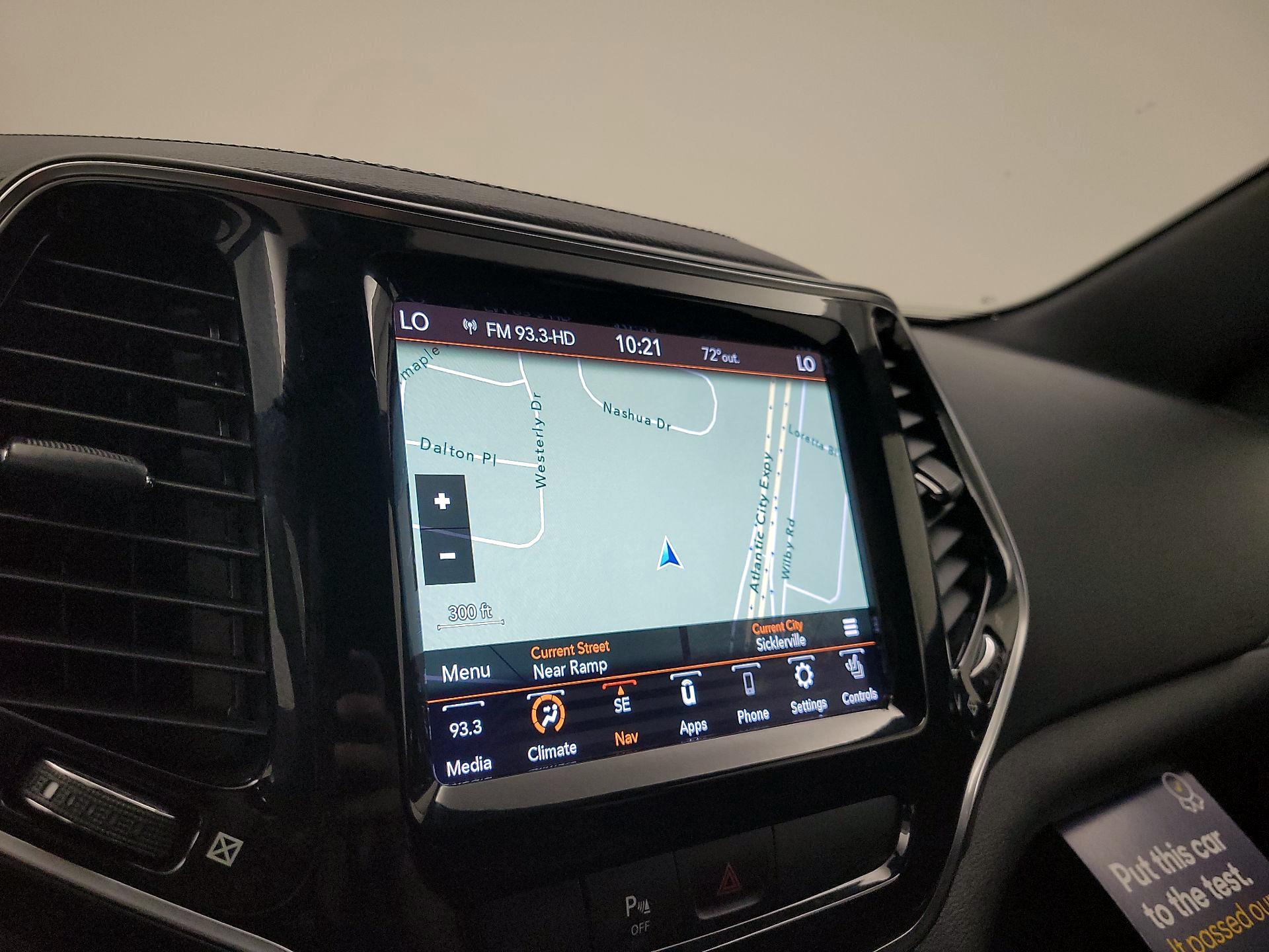 Thumbnail: 2020 Jeep Cherokee - 14