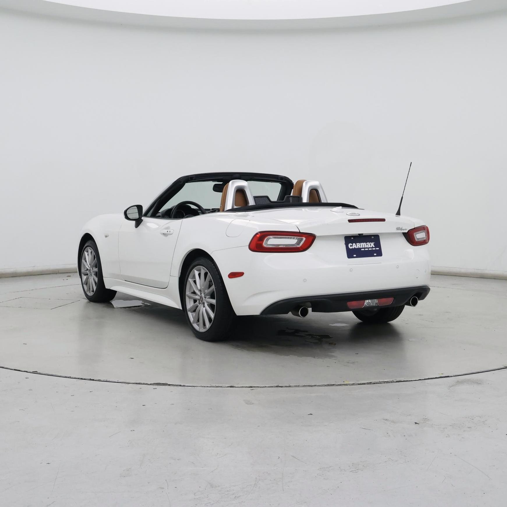 Thumbnail: 2020 Fiat 124 Spider - 2