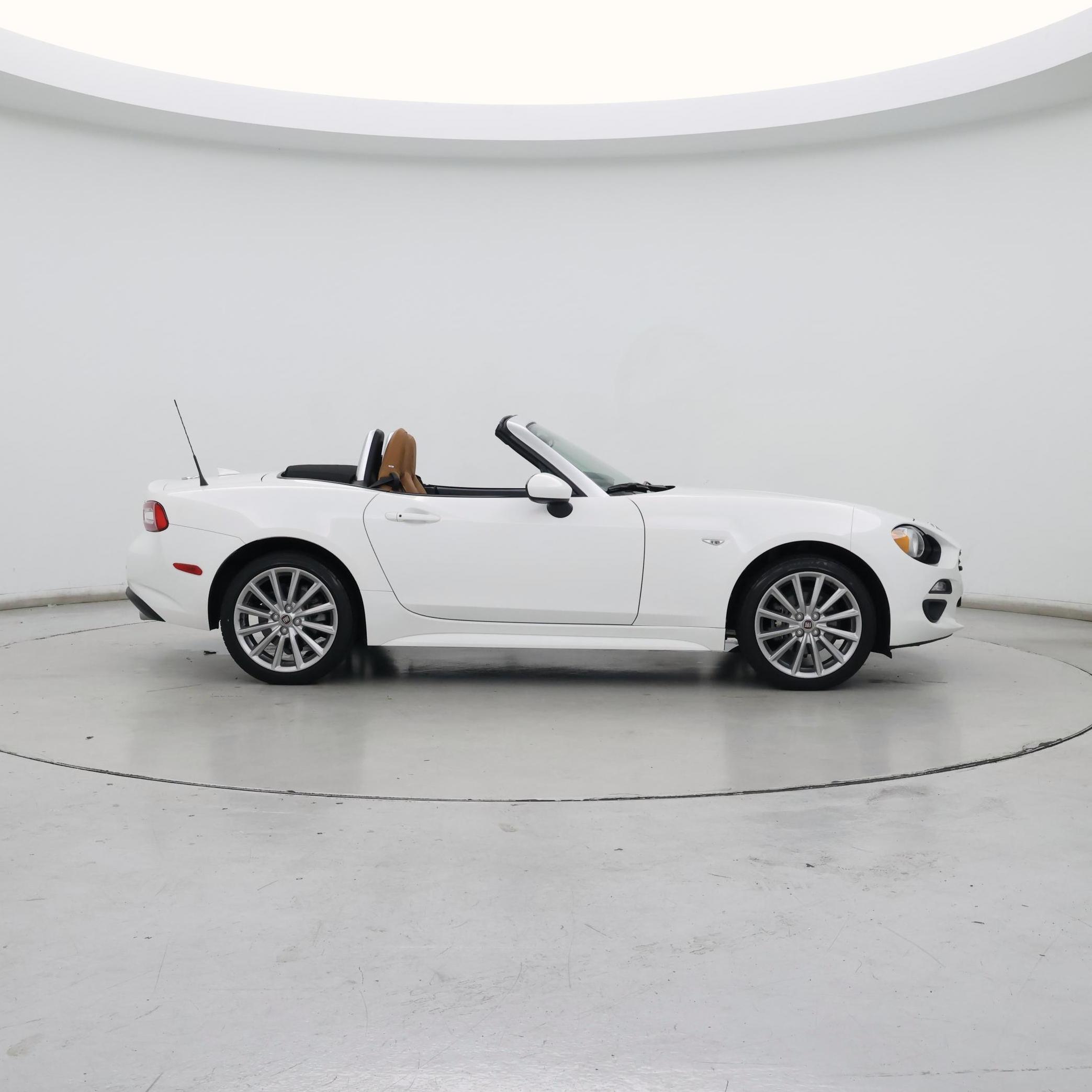 Thumbnail: 2020 Fiat 124 Spider - 7