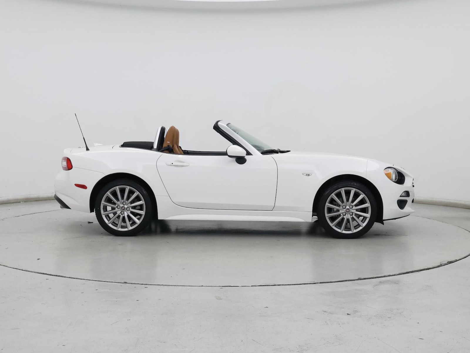 Image of 2020 Fiat 124 Spider Lusso