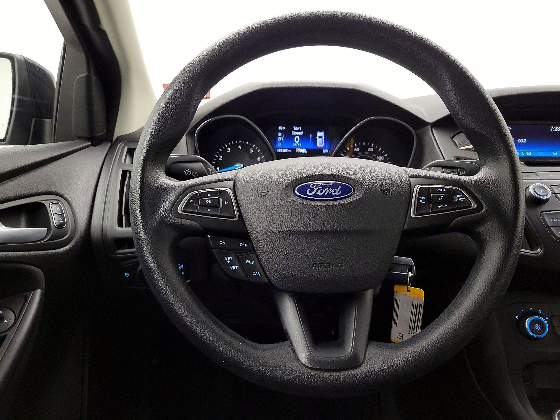 Thumbnail: 2015 Ford Focus - 10