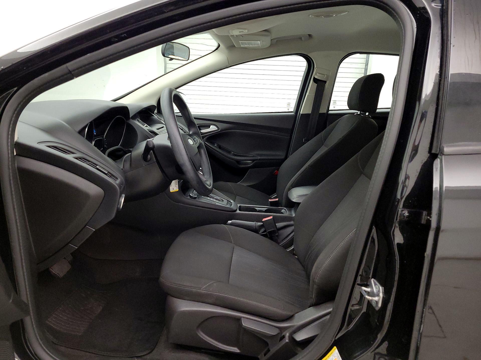 Thumbnail: 2015 Ford Focus - 11