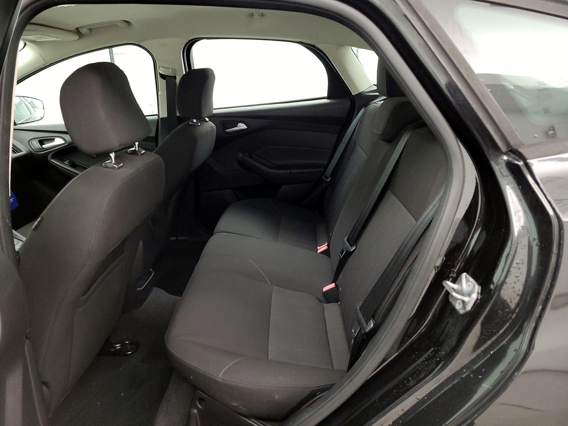 Thumbnail: 2015 Ford Focus - 19