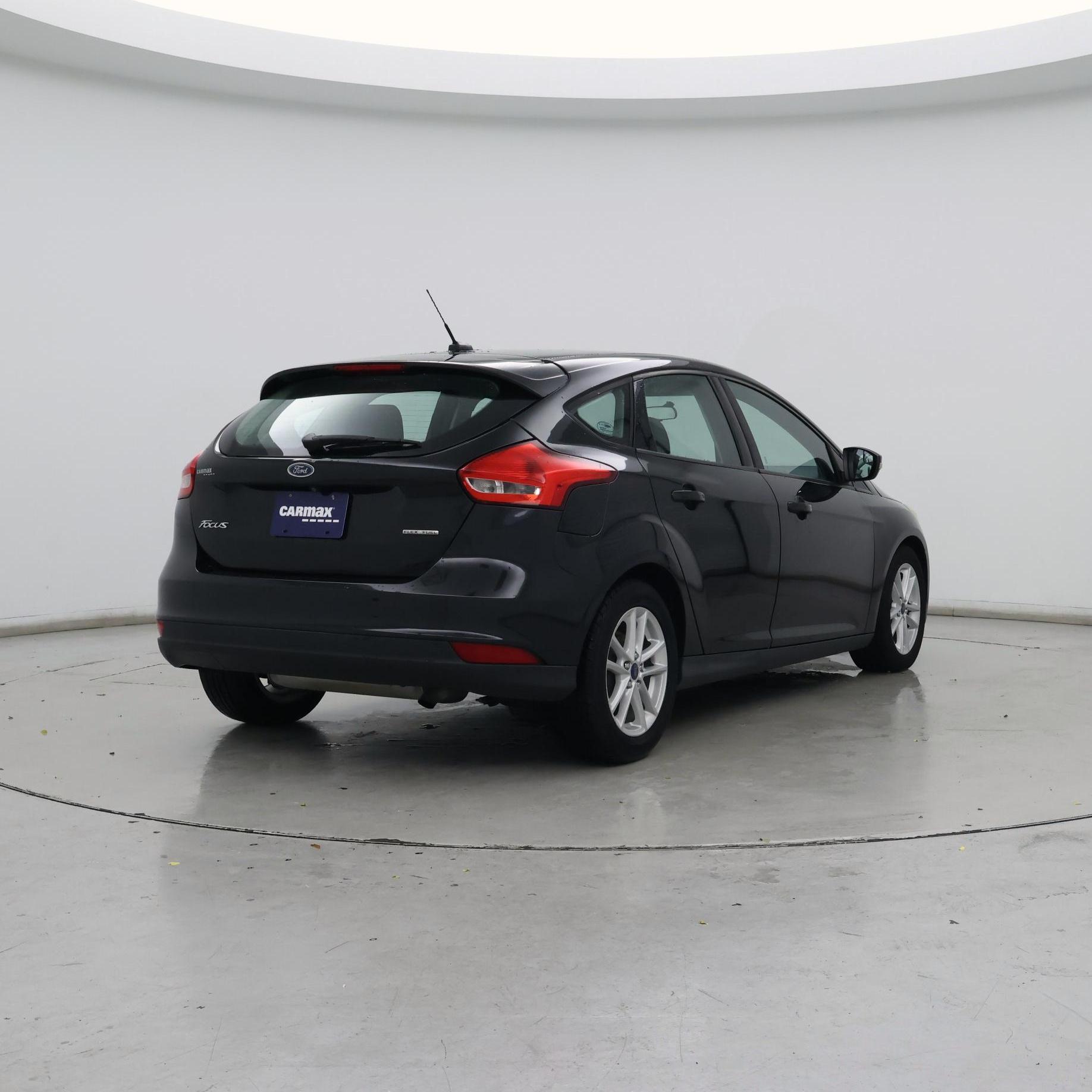 Thumbnail: 2015 Ford Focus - 8