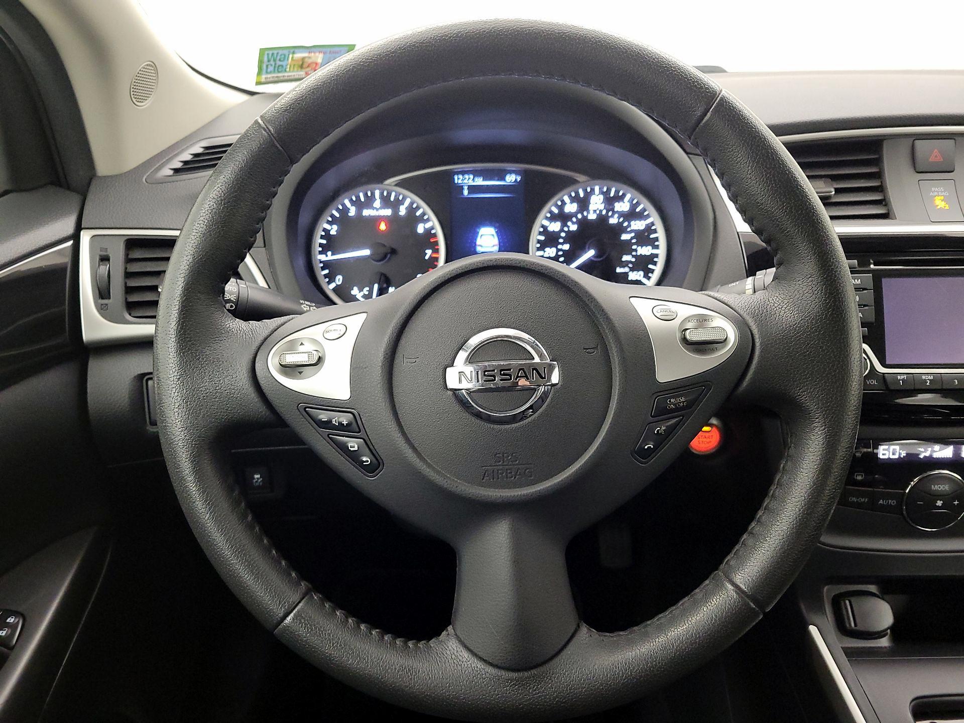 Thumbnail: 2018 Nissan Sentra - 10