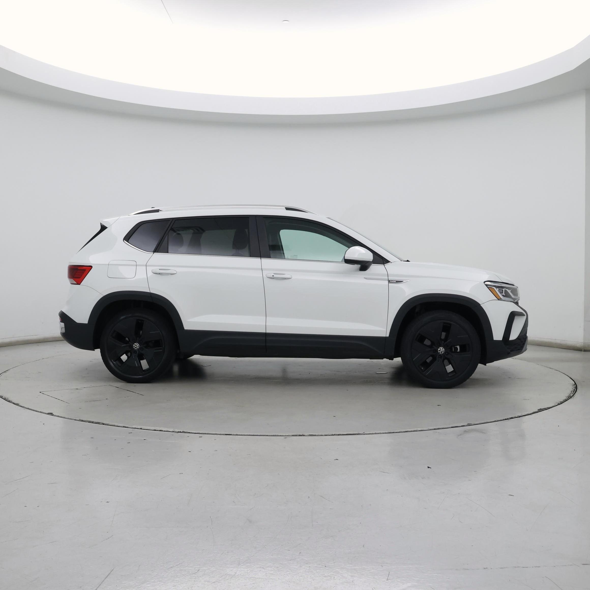 Thumbnail: 2023 Volkswagen Taos - 7