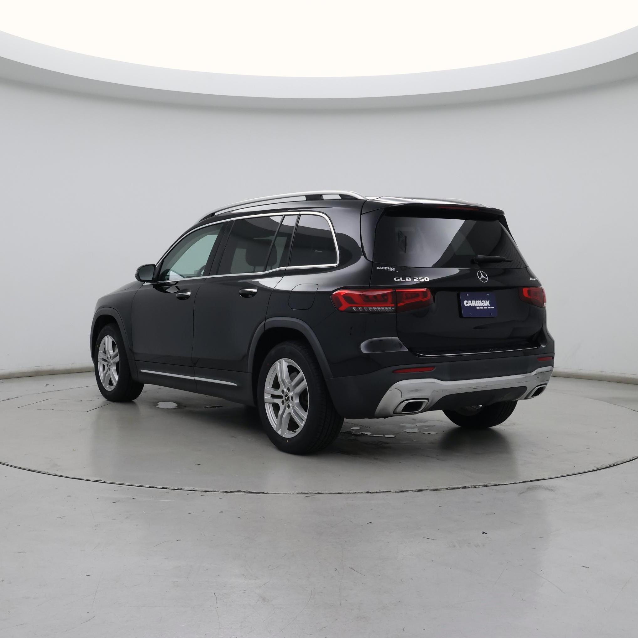 Thumbnail: 2022 Mercedes-Benz GLB - 2