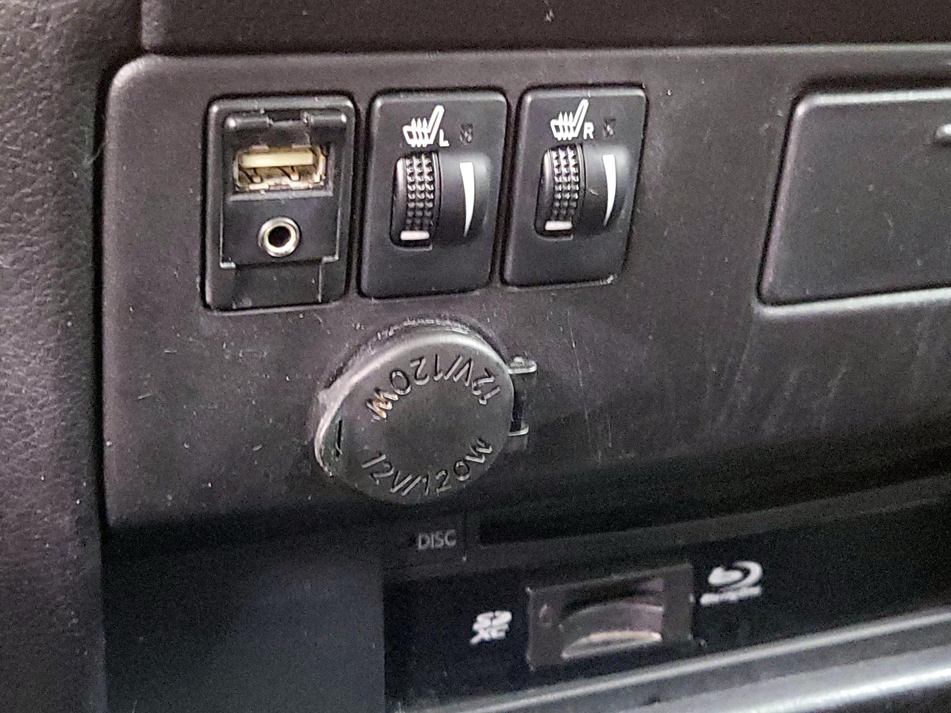 Thumbnail: 2016 Toyota Sienna - 18