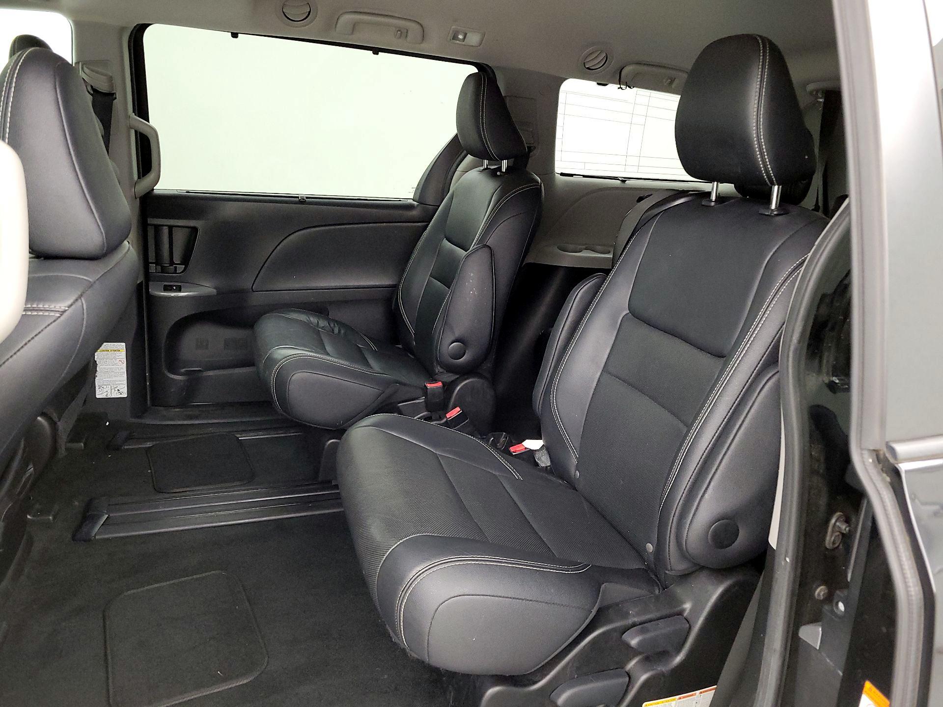 Thumbnail: 2016 Toyota Sienna - 20