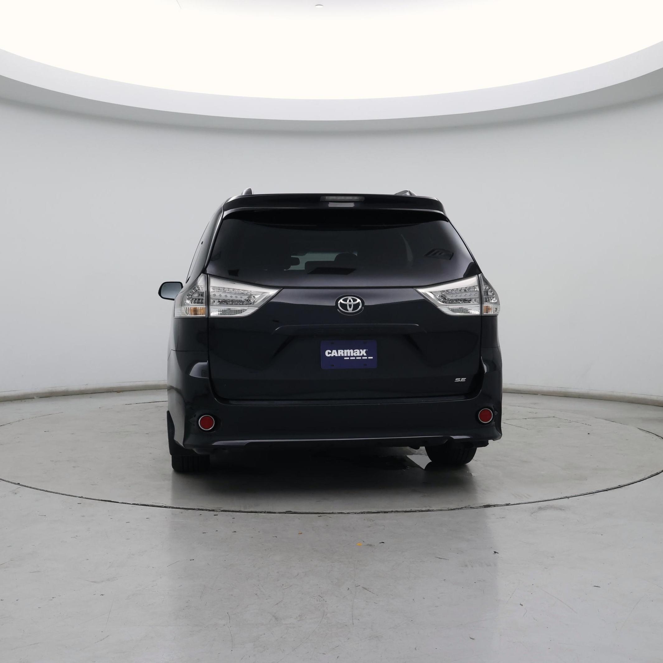 Thumbnail: 2016 Toyota Sienna - 6
