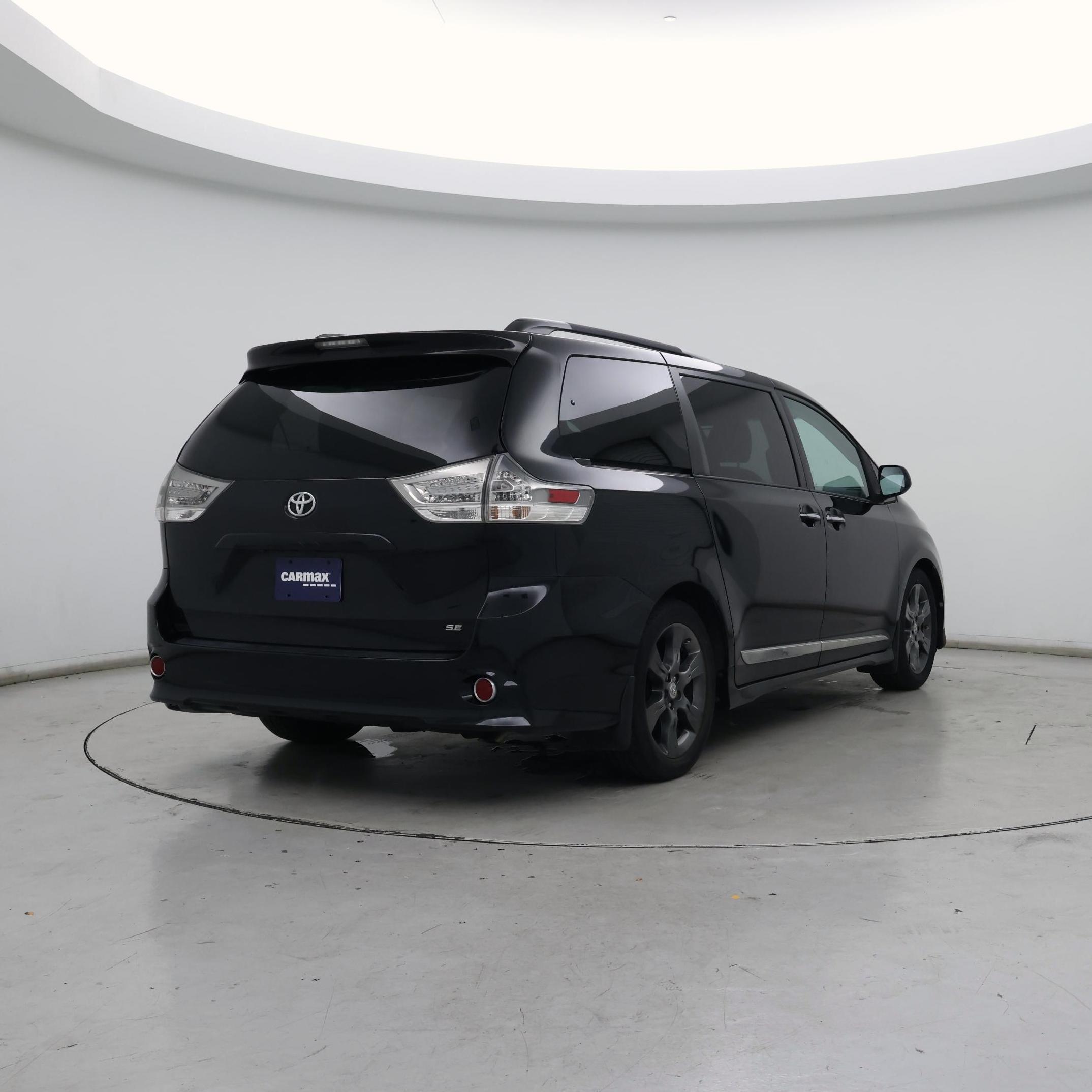 Thumbnail: 2016 Toyota Sienna - 8