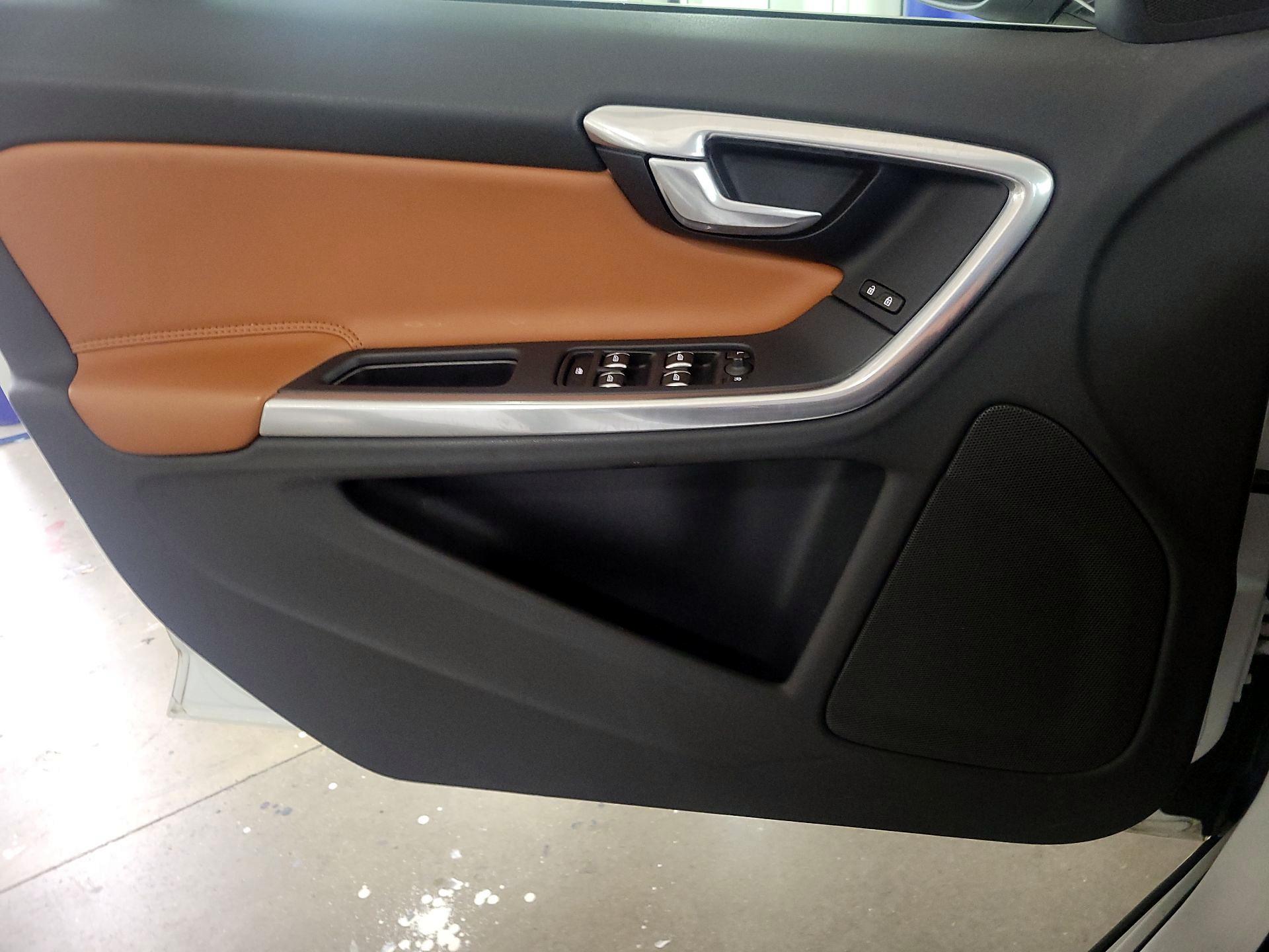 Thumbnail: 2018 Volvo S60 - 12