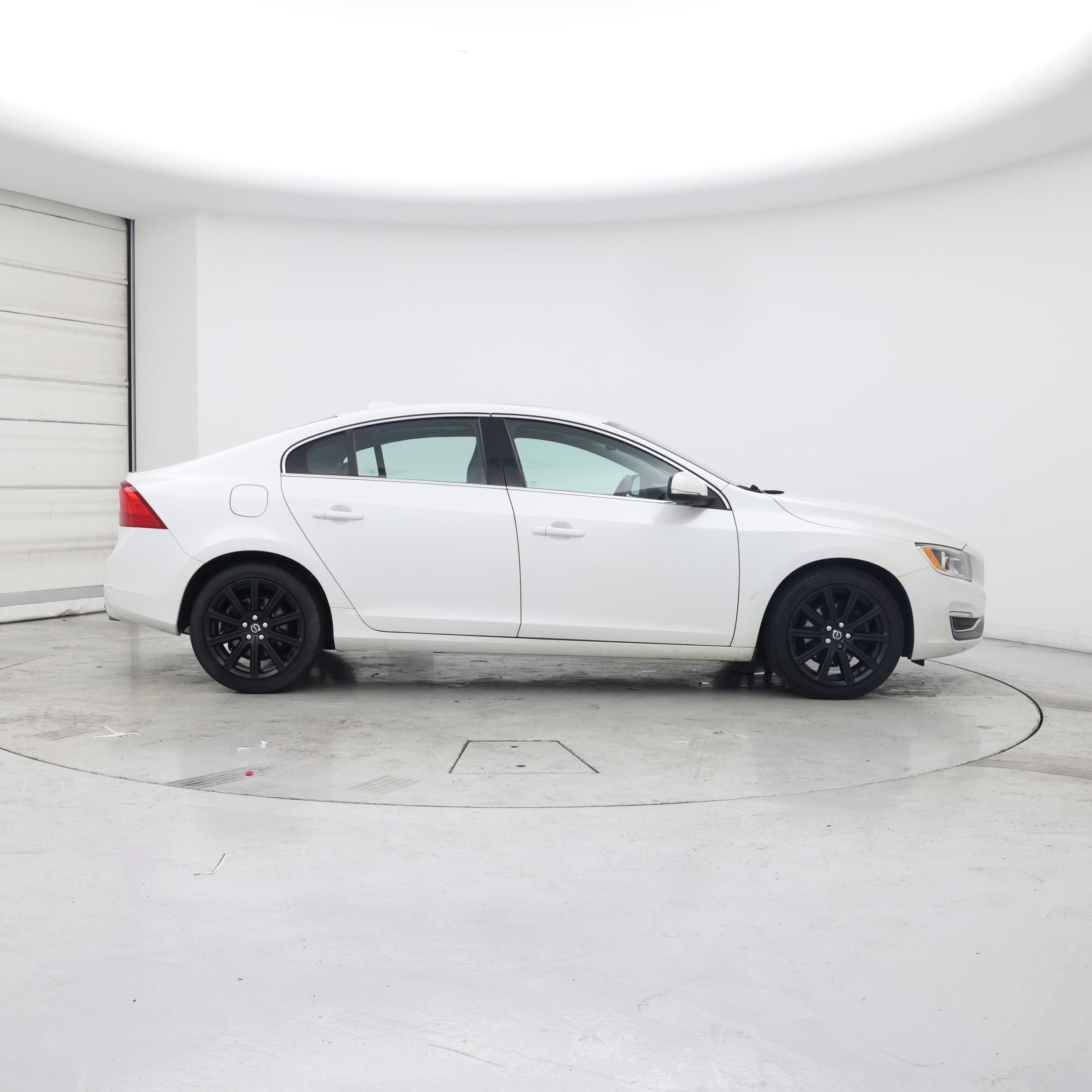Thumbnail: 2018 Volvo S60 - 7