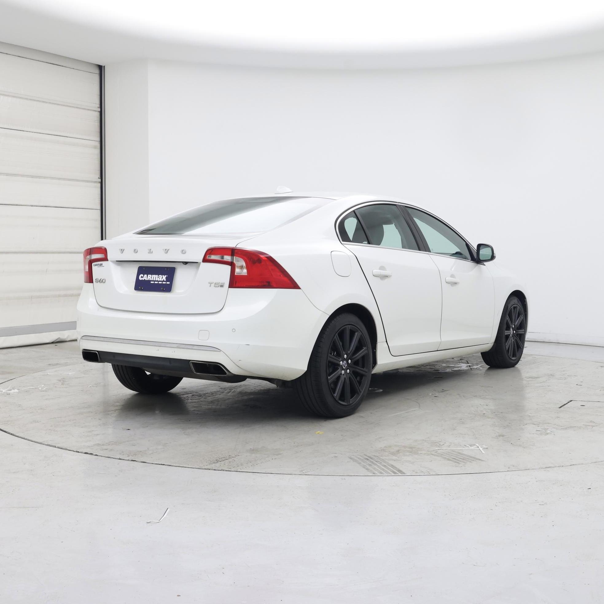 Thumbnail: 2018 Volvo S60 - 8