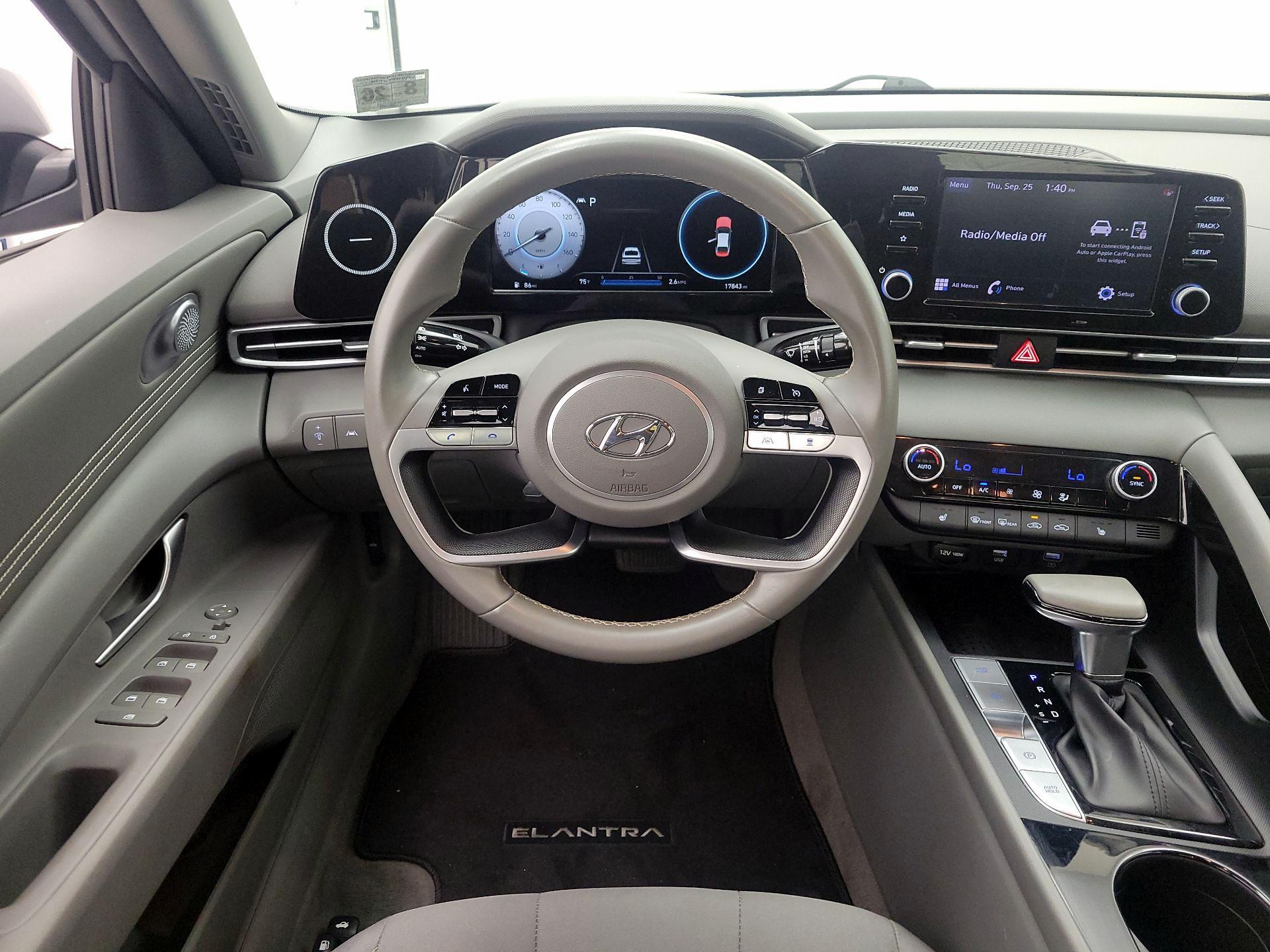 Thumbnail: 2022 Hyundai Elantra - 10