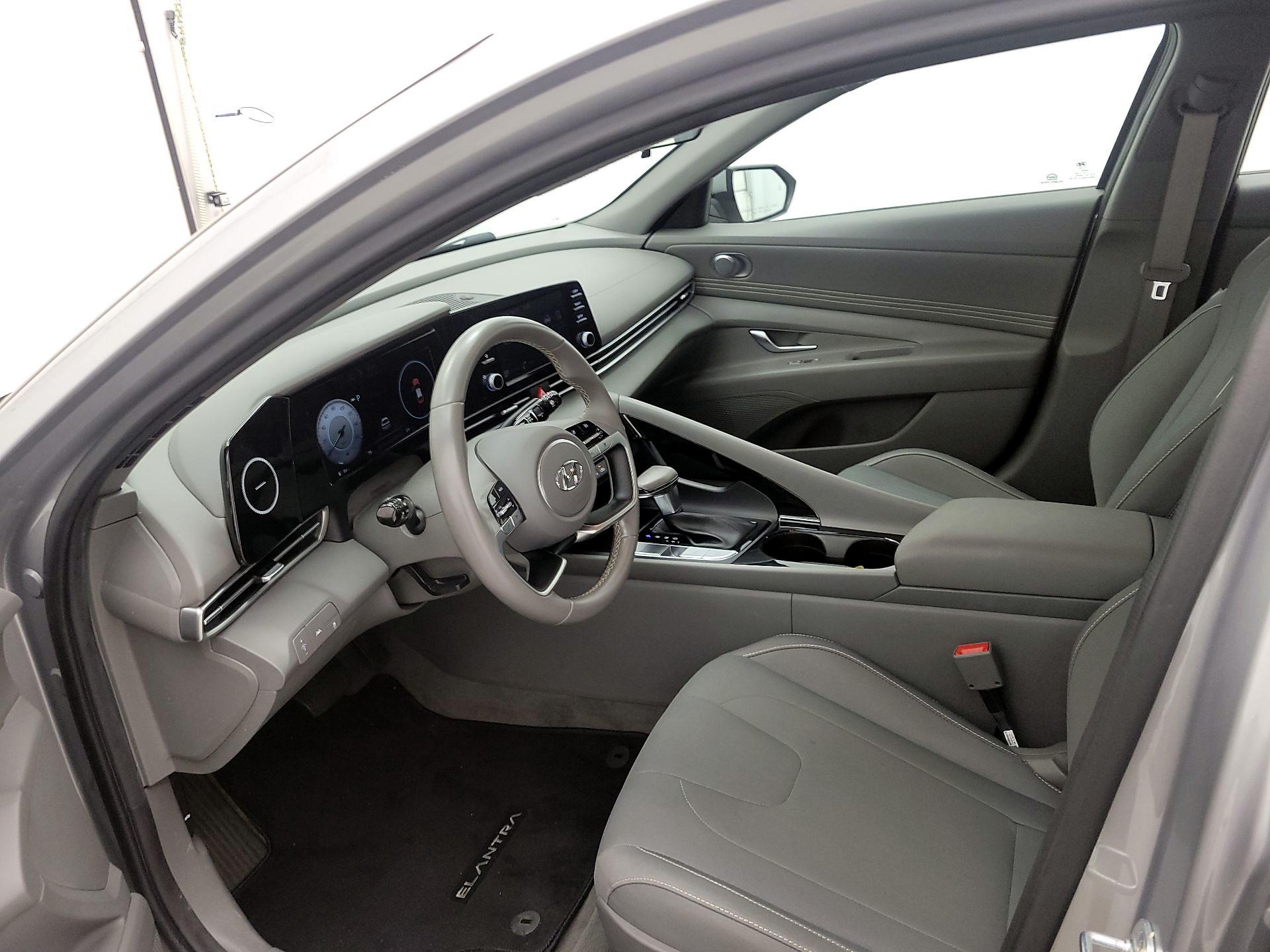 Thumbnail: 2022 Hyundai Elantra - 11