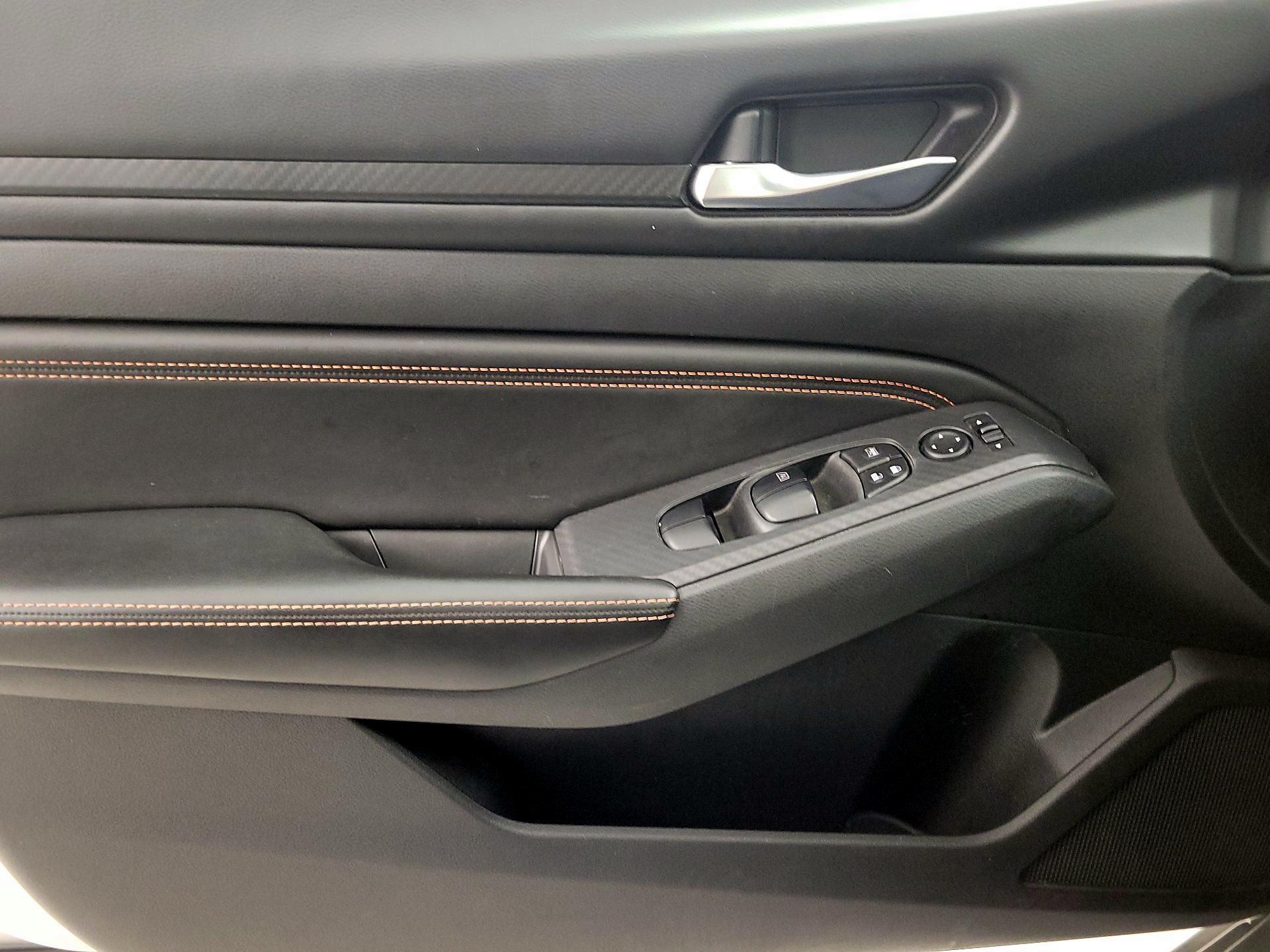 Thumbnail: 2019 Nissan Altima - 12