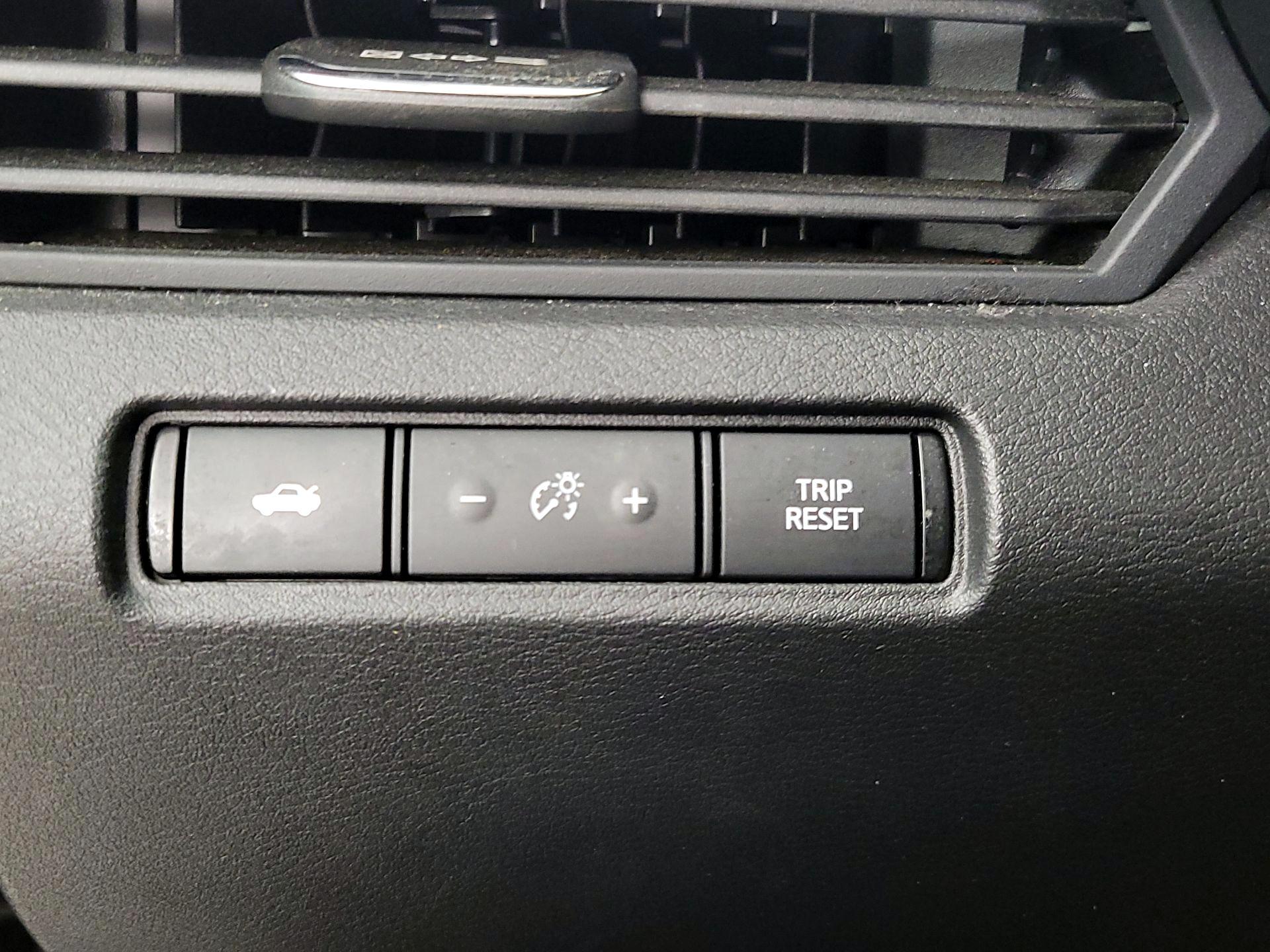 Thumbnail: 2019 Nissan Altima - 13
