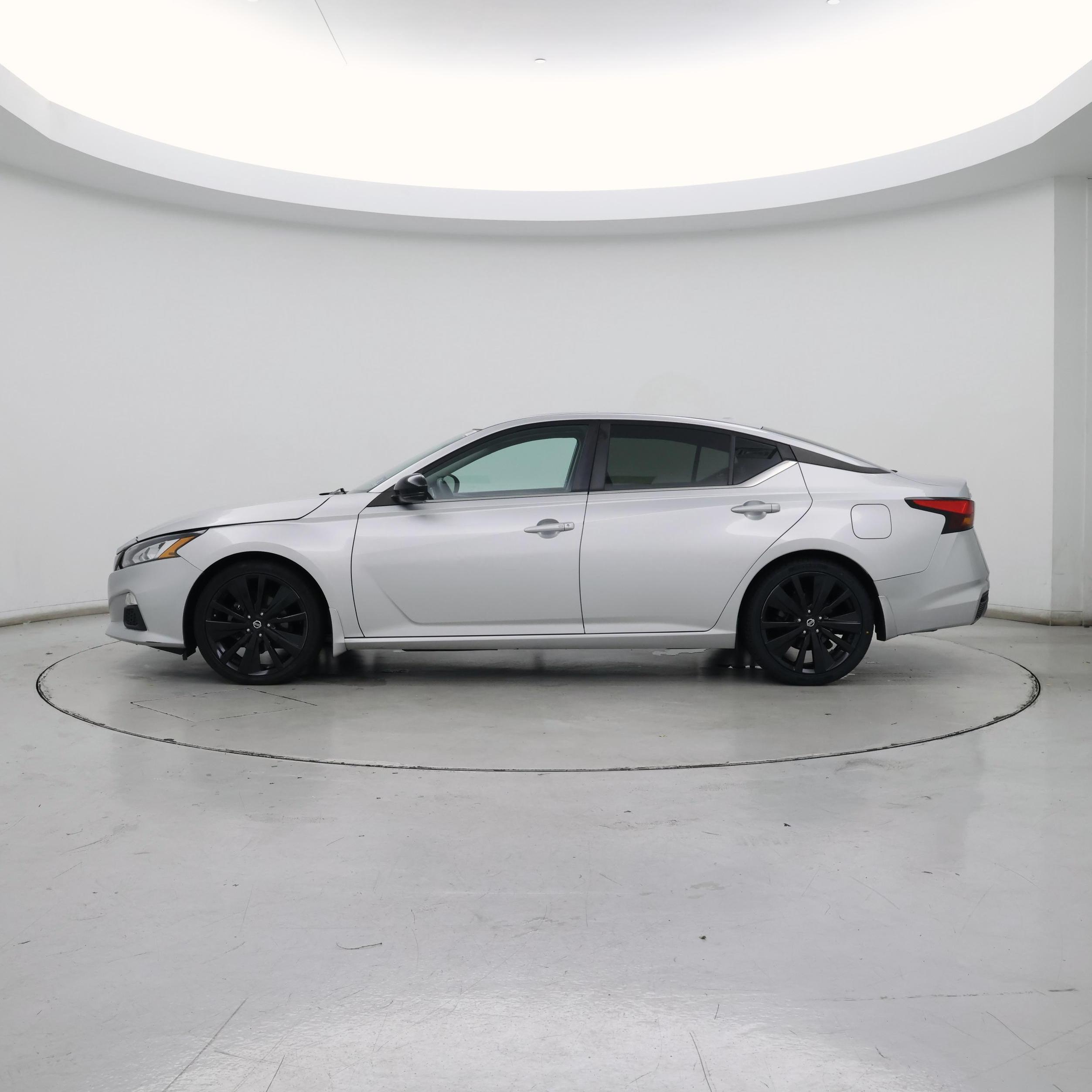 Thumbnail: 2019 Nissan Altima - 3