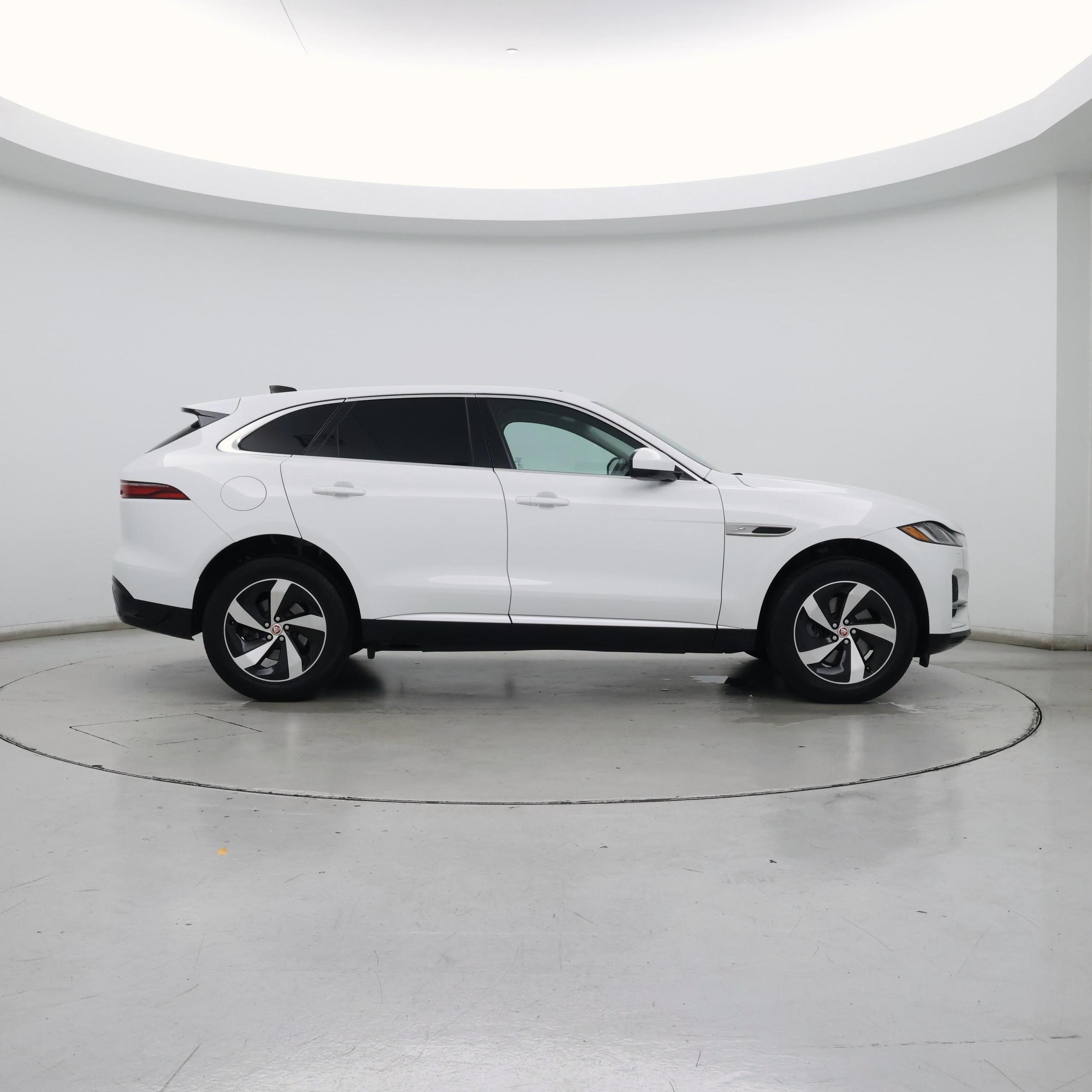 Thumbnail: 2023 Jaguar F-Pace - 7