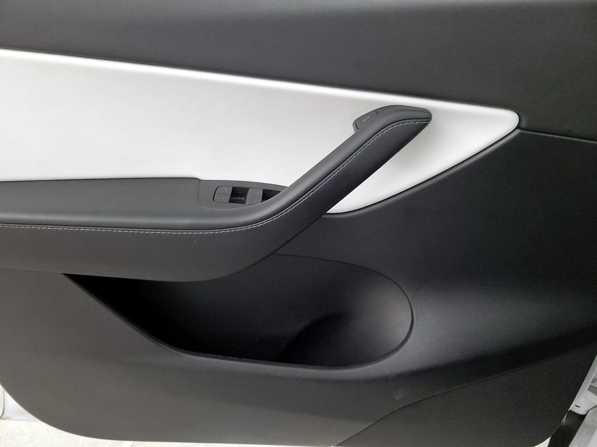 Thumbnail: 2022 Tesla Model Y - 12