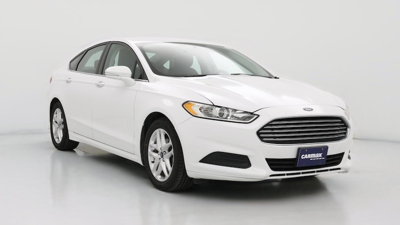 2015 Ford Fusion SE Hero Image