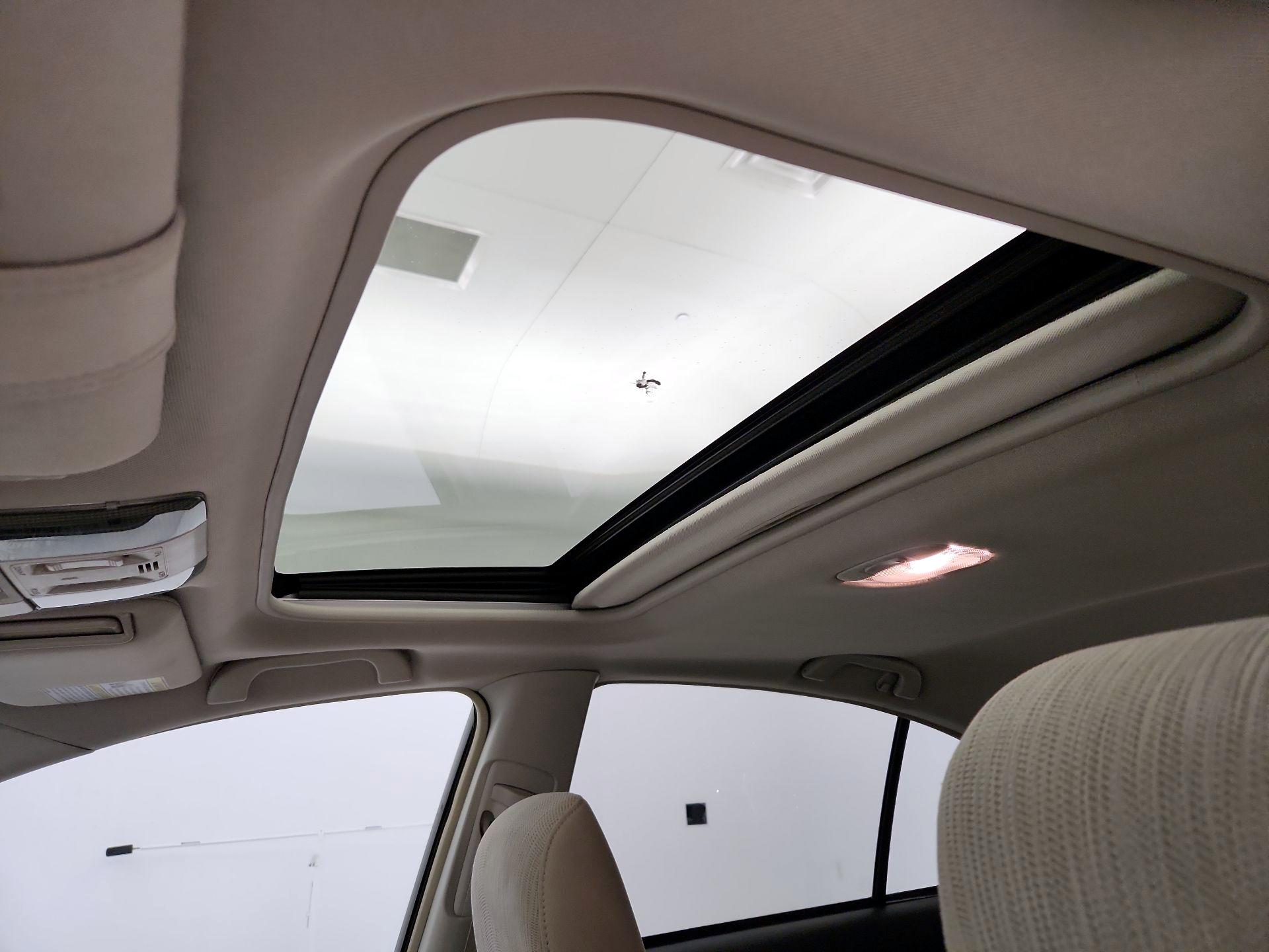 Thumbnail: 2013 Subaru Legacy - 18