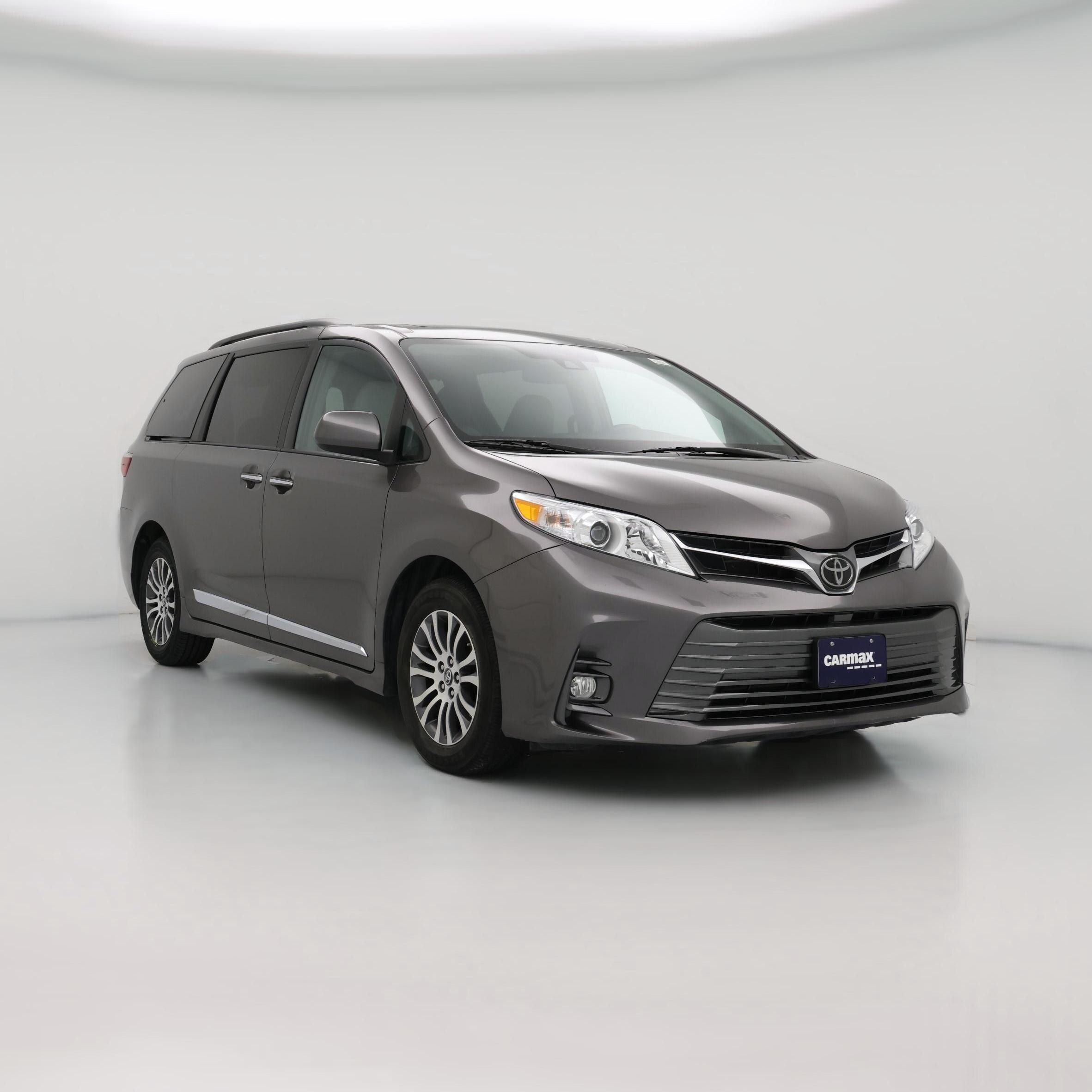 Thumbnail: 2019 Toyota Sienna - 1
