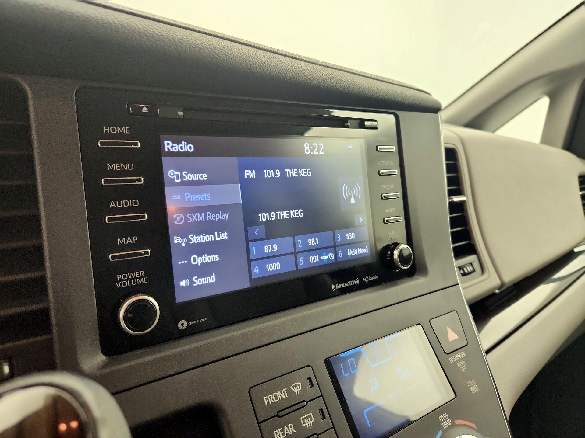 Thumbnail: 2019 Toyota Sienna - 15
