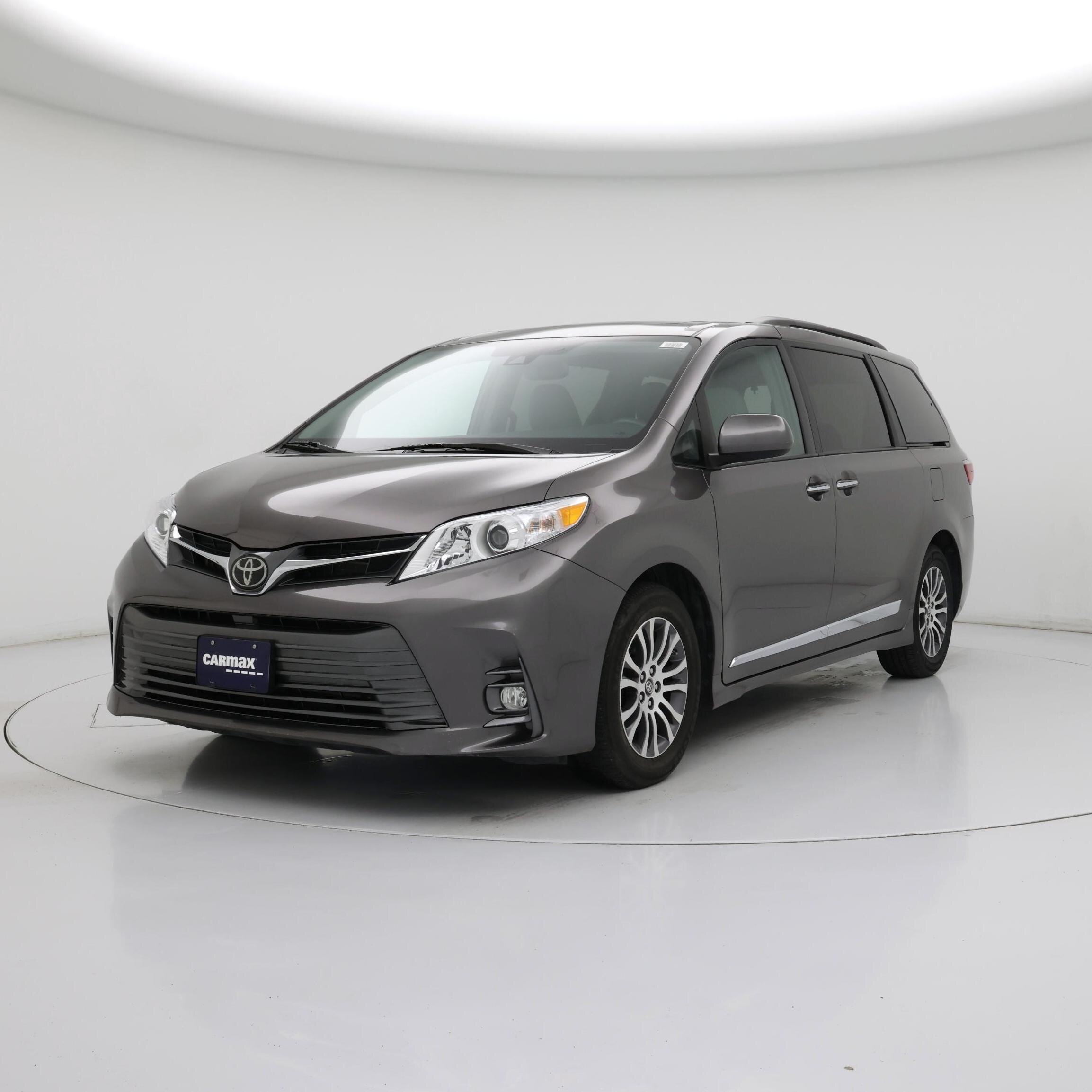 Thumbnail: 2019 Toyota Sienna - 4