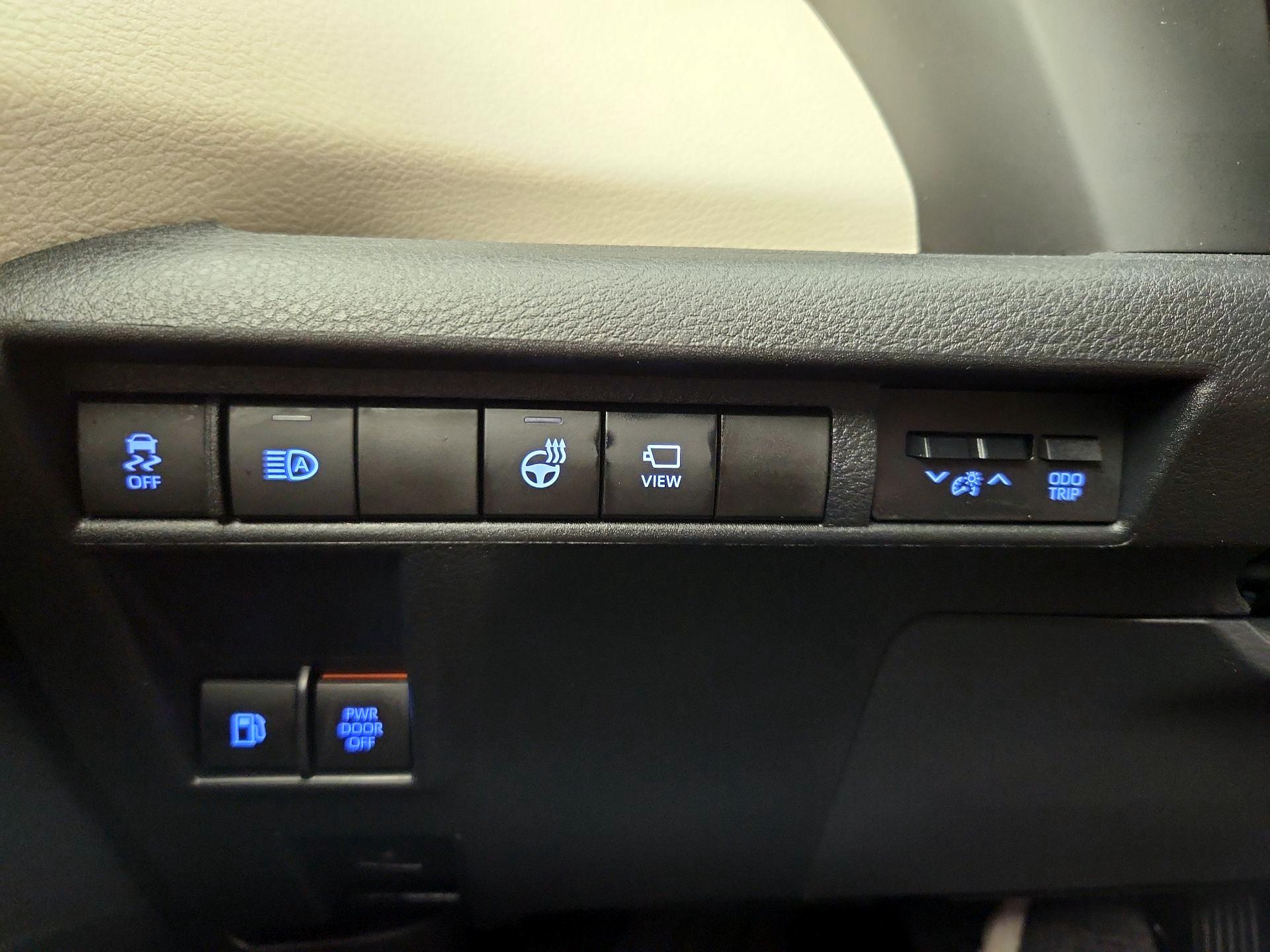 Thumbnail: 2021 Toyota Sienna - 13
