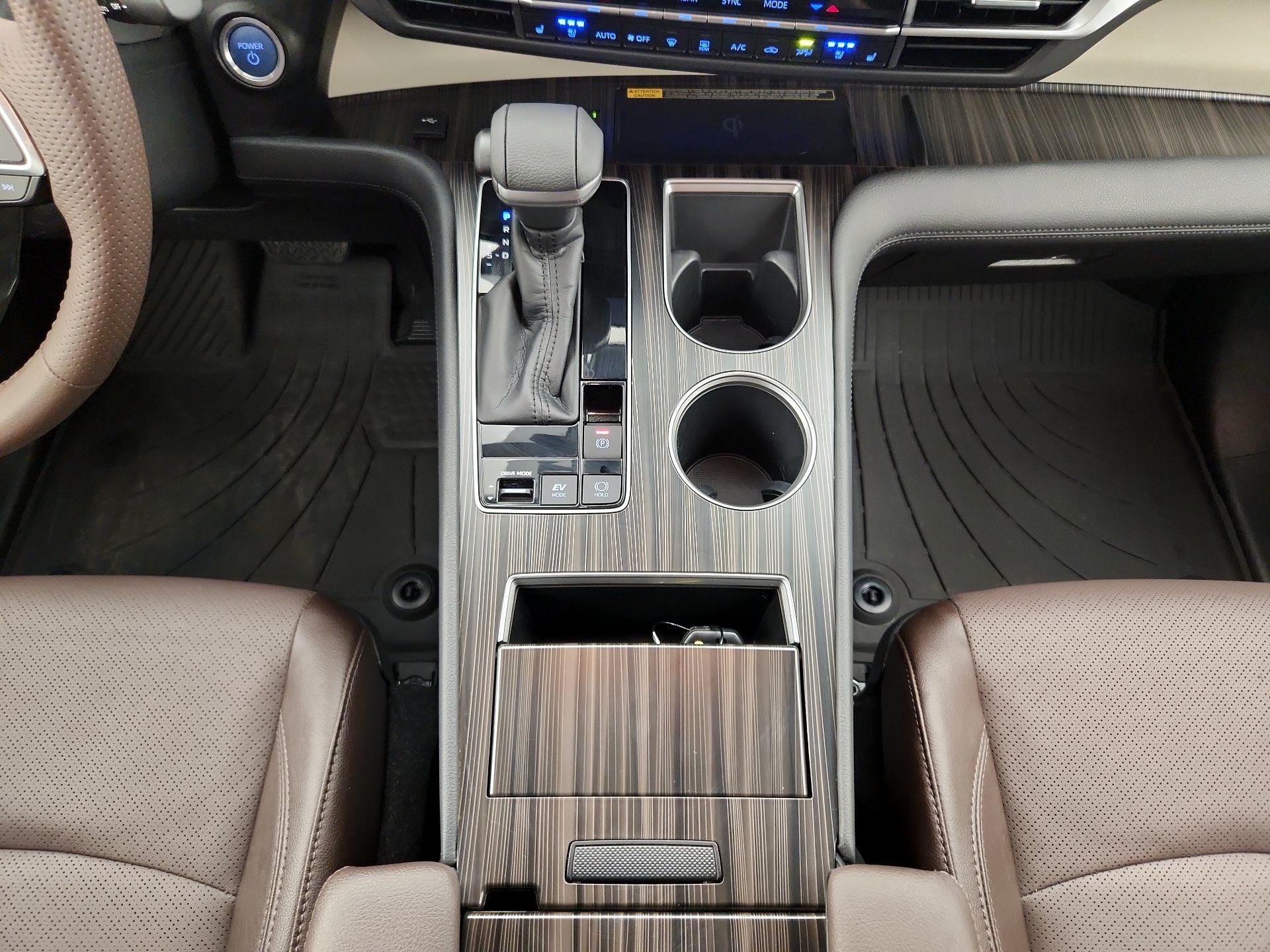 Thumbnail: 2021 Toyota Sienna - 18
