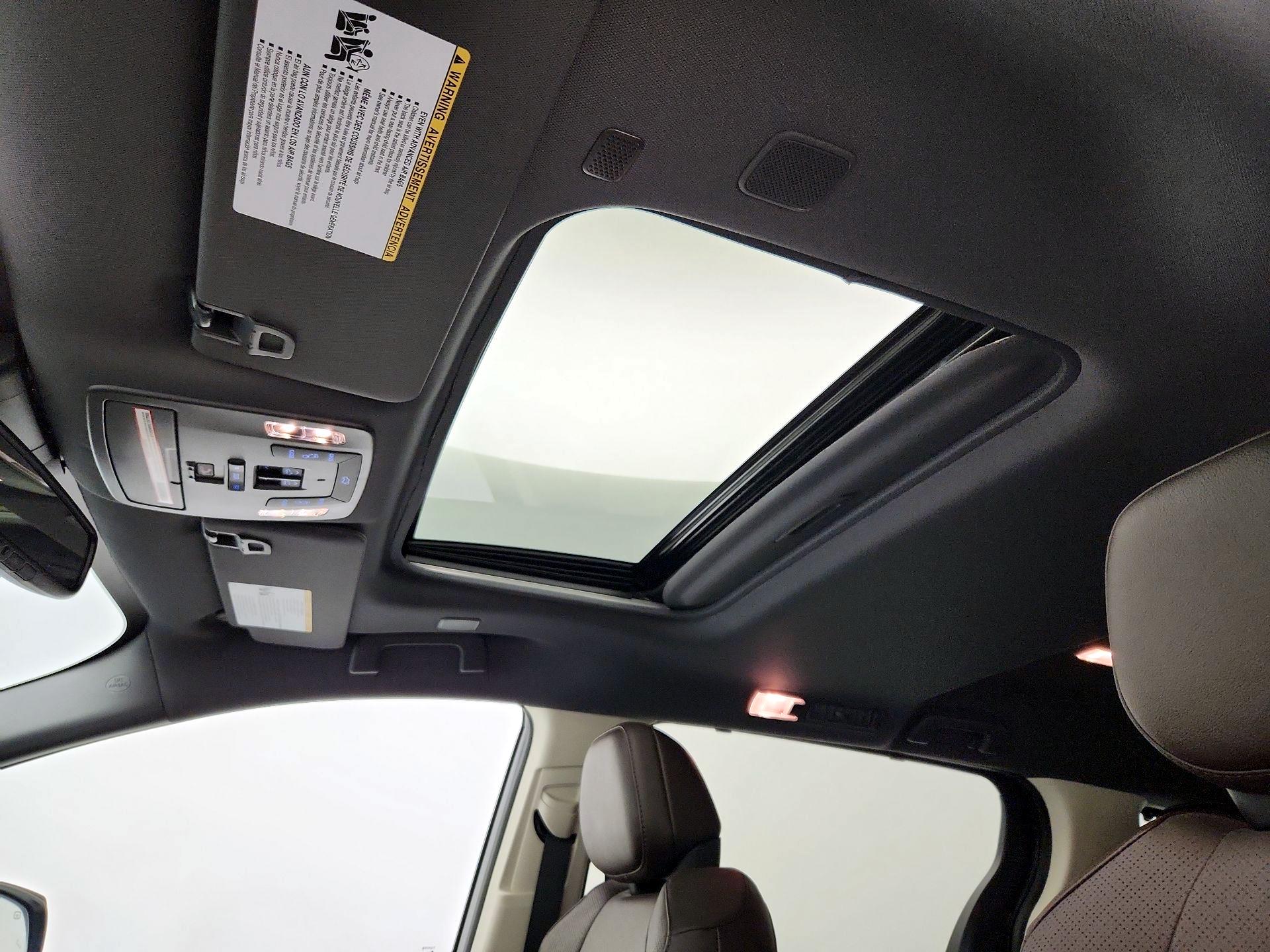 Thumbnail: 2021 Toyota Sienna - 20