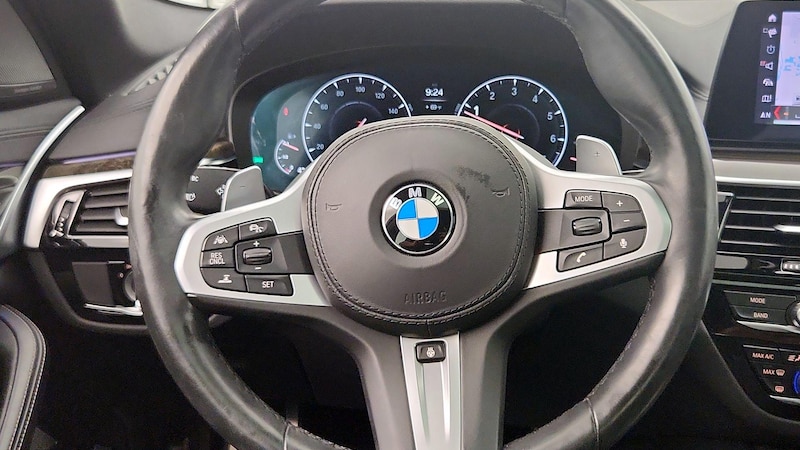 2019 BMW 5 Series M550i xDrive 10
