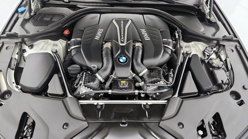 2019 BMW 5 Series M550i xDrive 23