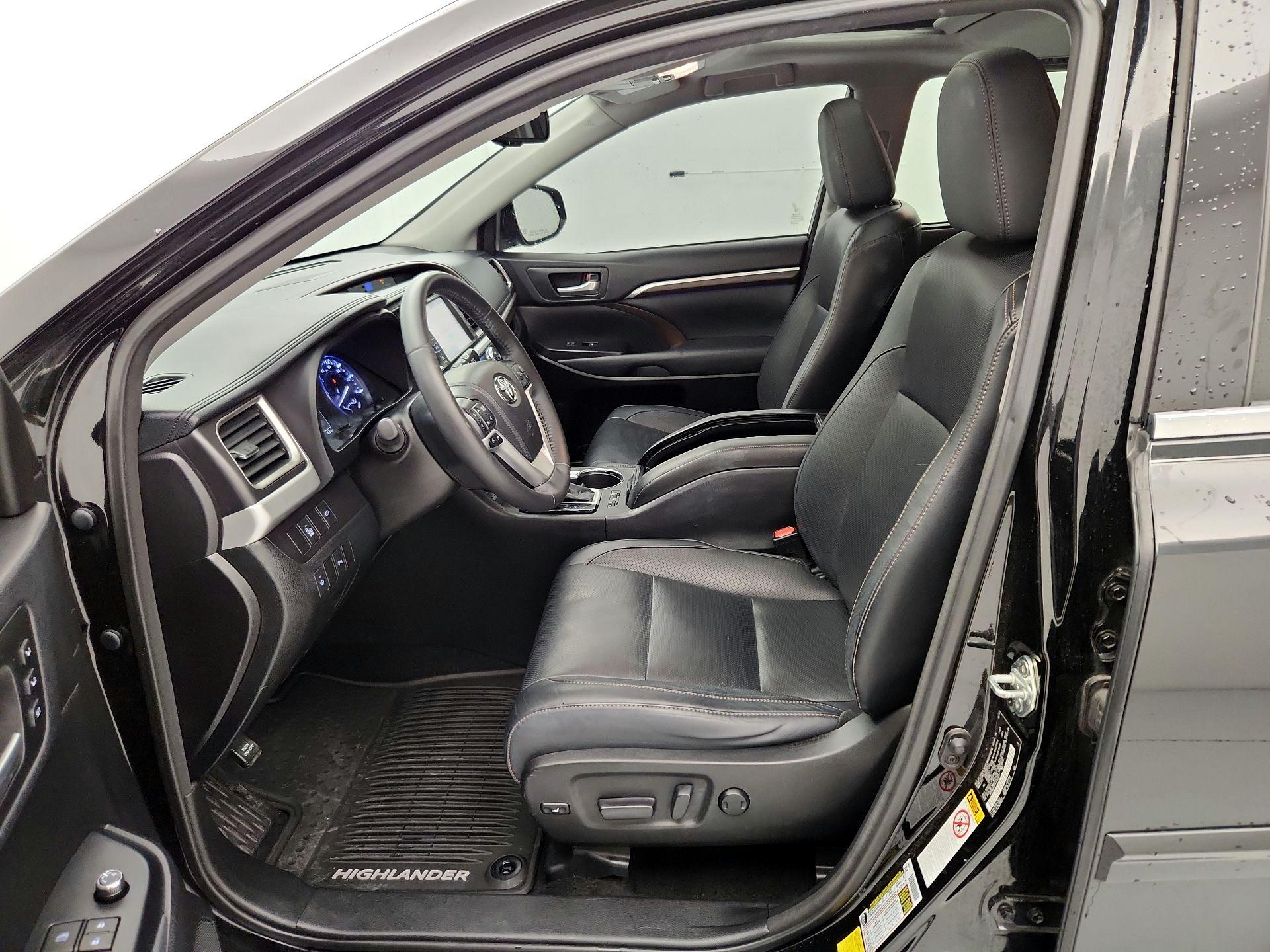 Thumbnail: 2015 Toyota Highlander - 11