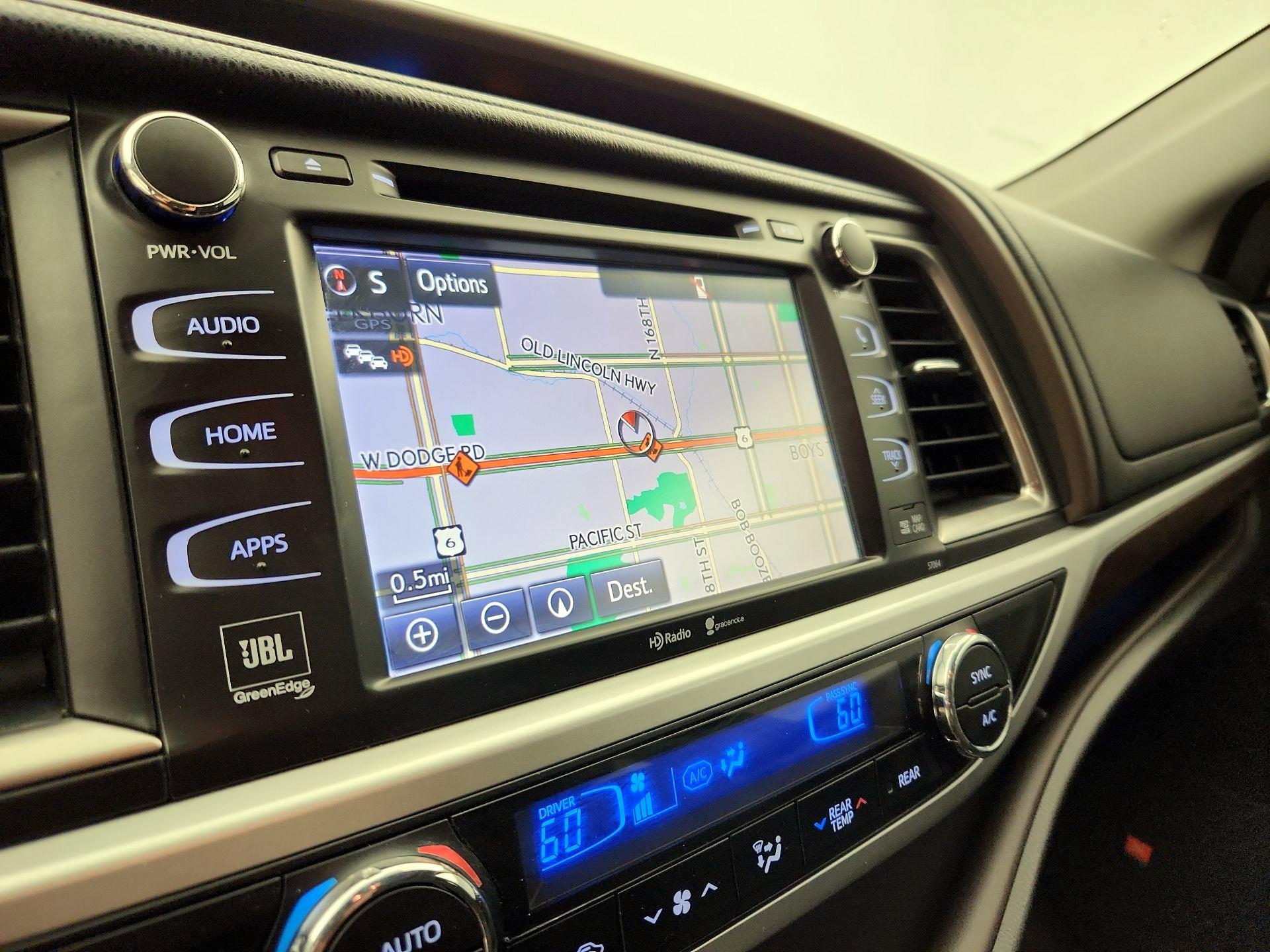 Thumbnail: 2015 Toyota Highlander - 14